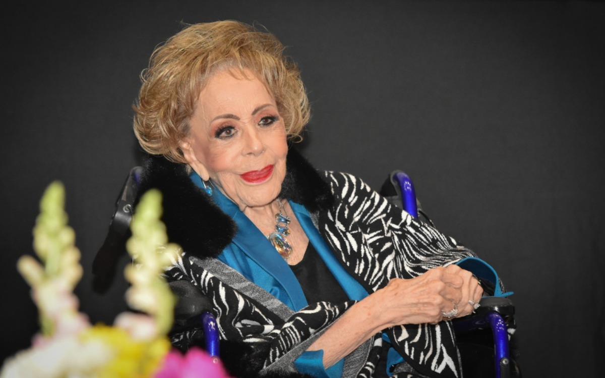 Silvia Pinal Celebra sus 92 Años Rodeada de Amor y Amigos en el Mundo del Espectáculo Mexicano. post thumbnail image