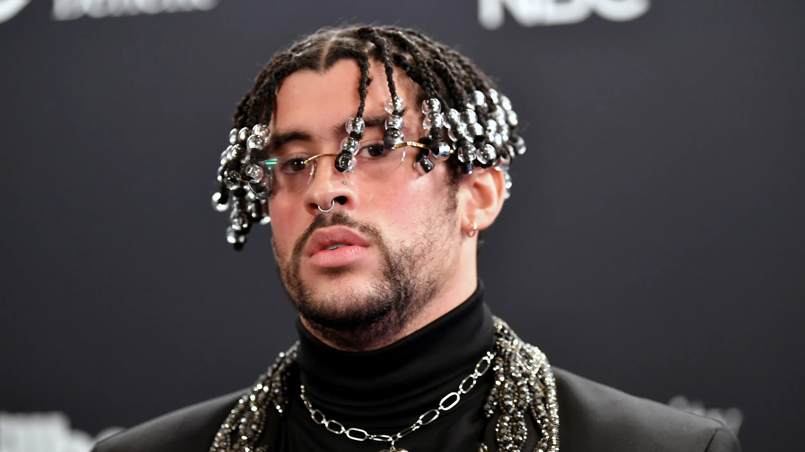 Bad Bunny sorprende a sus seguidores con un nuevo lanzamiento inesperado post thumbnail image
