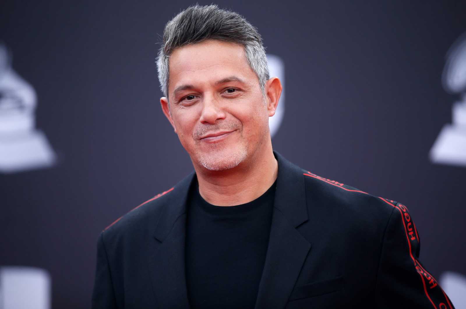 Alejandro Sanz Comparte sus Sentimientos y Recibe el Apoyo de sus Fans en las Redes Sociales. post thumbnail image