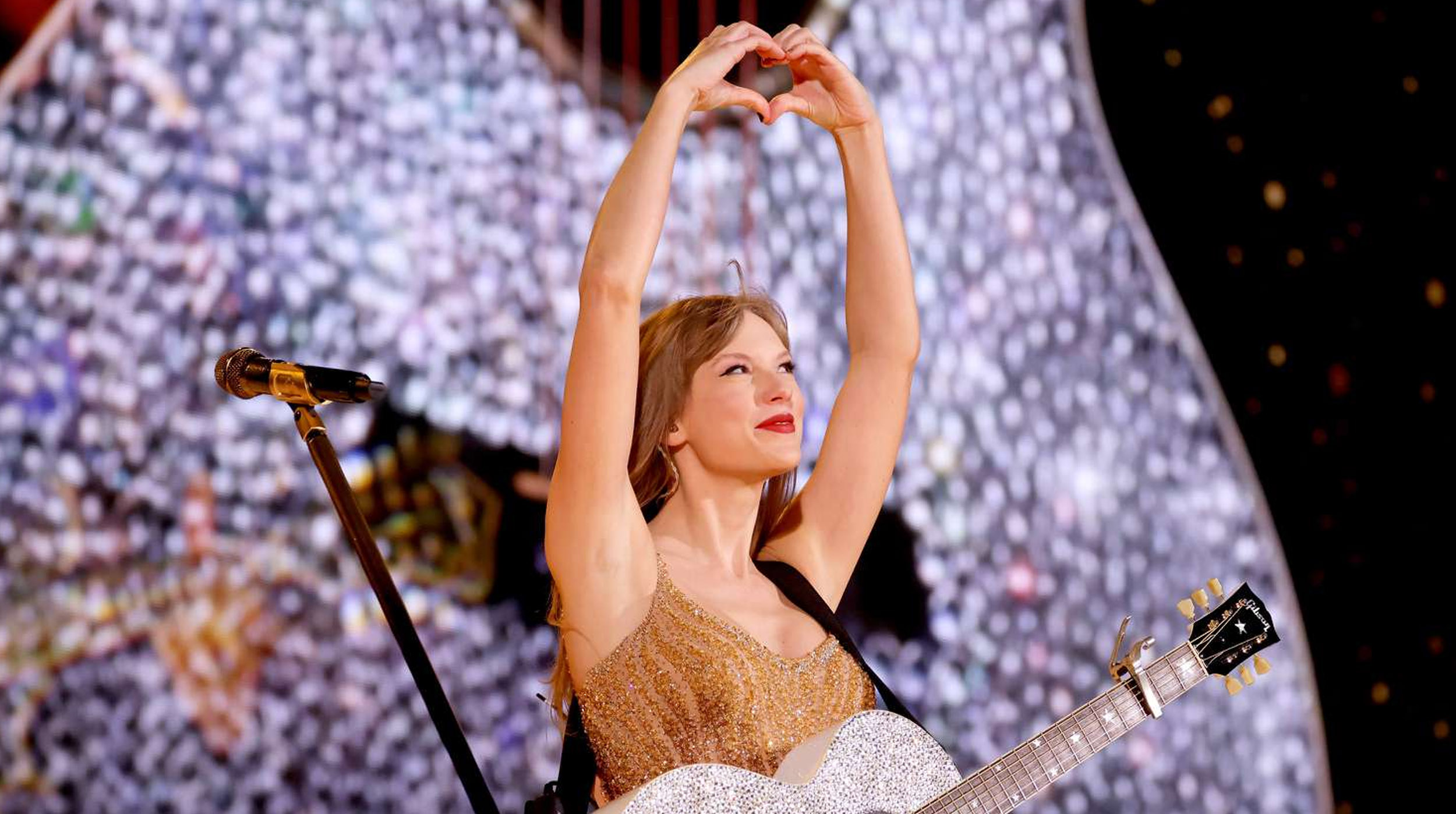 Taylor Swift arrasa con la venta de entradas para “The Eras Tour”: ¡Ya 100 millones de dólares antes del estreno en cines! post thumbnail image
