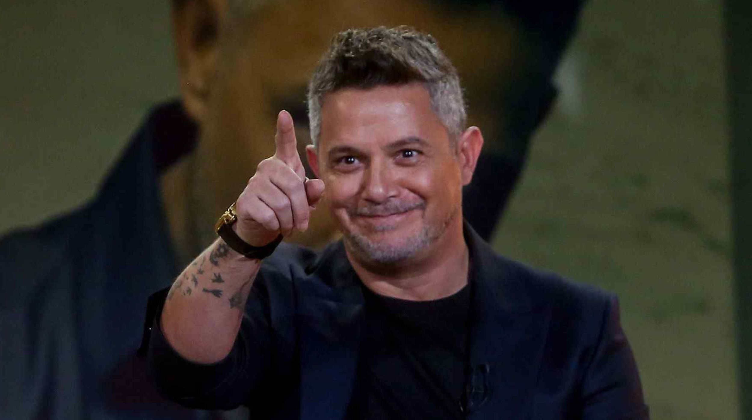 Dona Alejandro Sanz parte de sus ganancias a damnificados de Acapulco por huracán Otis post thumbnail image