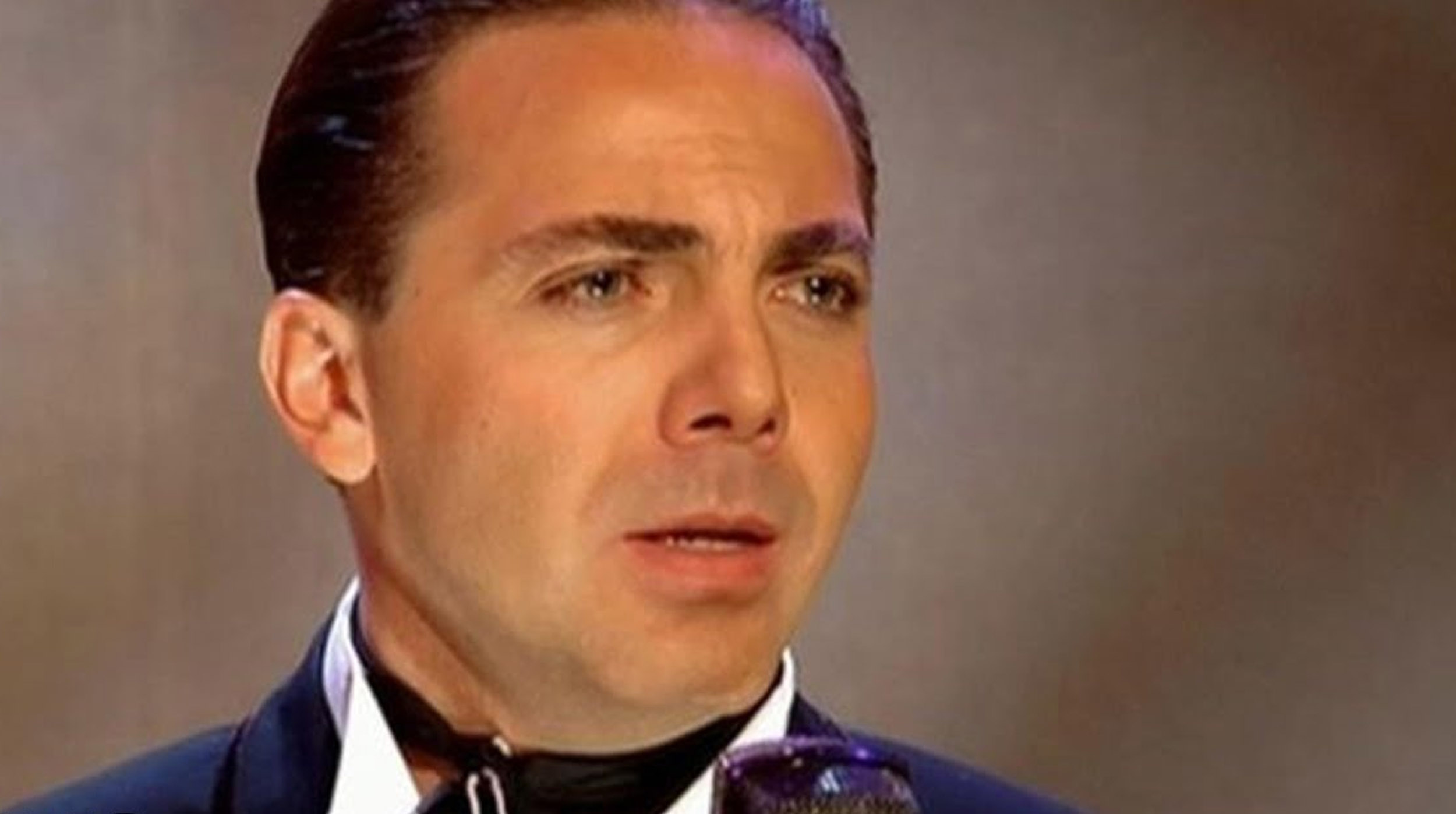¡Confirmado! Cristian Castro será papá por cuarta vez post thumbnail image