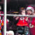 taylor apoya a su novio junto a santa