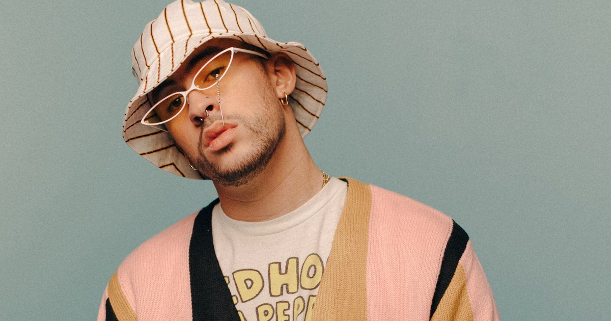 Bad Bunny desata especulaciones tras aparecer en Tinder post thumbnail image