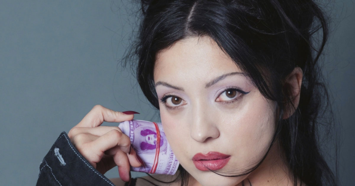 ¡Causa Polémica! Al estilo de Babo, Mon Laferte estrena VIDEO. Velo aquí: post thumbnail image