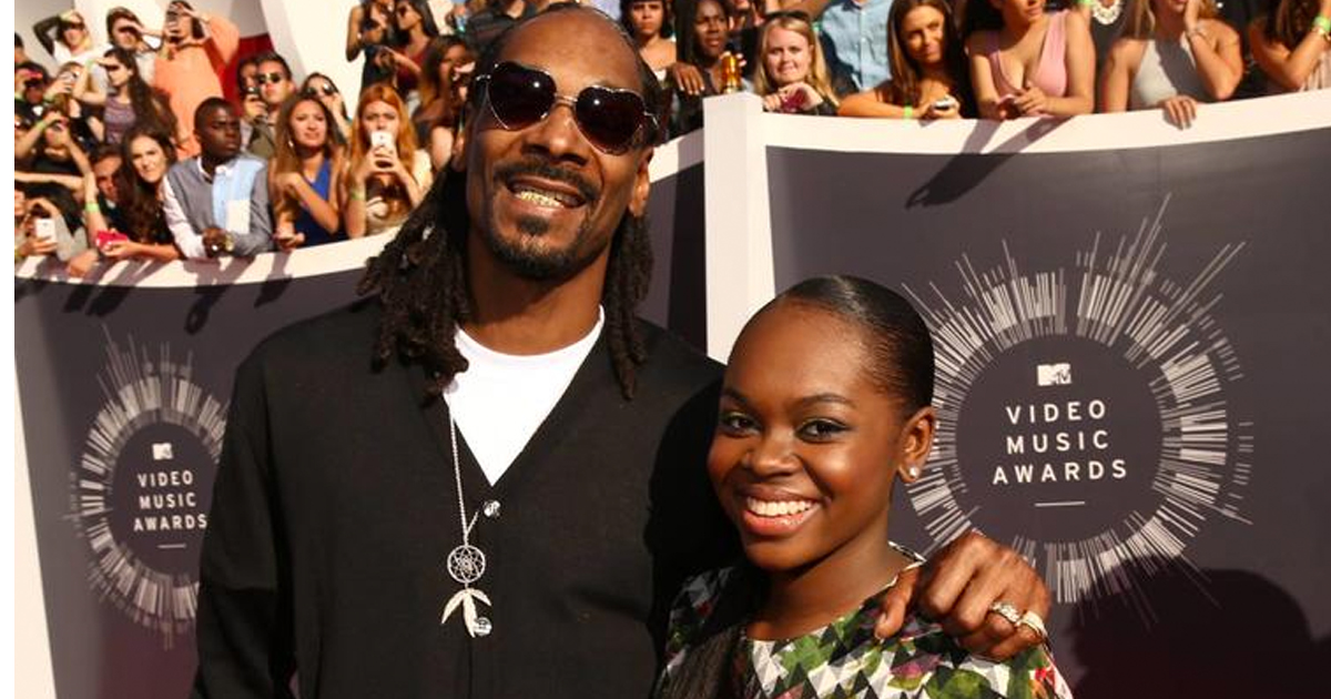 “Hija de Snoop Dogg, se Recupera en el Hospital Tras Sufrir un Derrame Cerebral” post thumbnail image