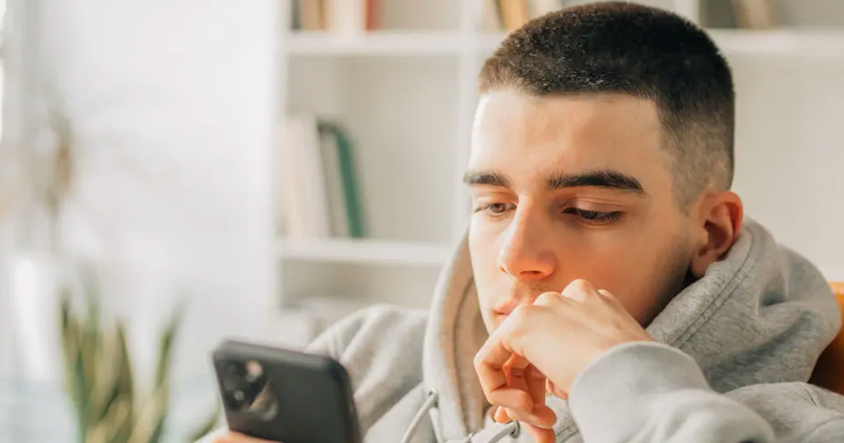 ¿Qué es el “Speedwatching”?, la popular practica entre los jóvenes que puede afectar la salud mental post thumbnail image
