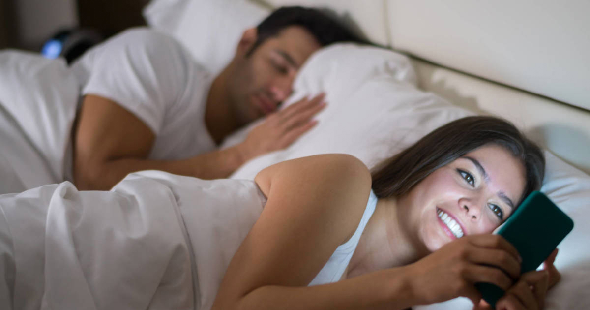 ¿Piensas que tu pareja te engaña? aquí te decimos cómo ‘caerle’ usando WhatsApp post thumbnail image