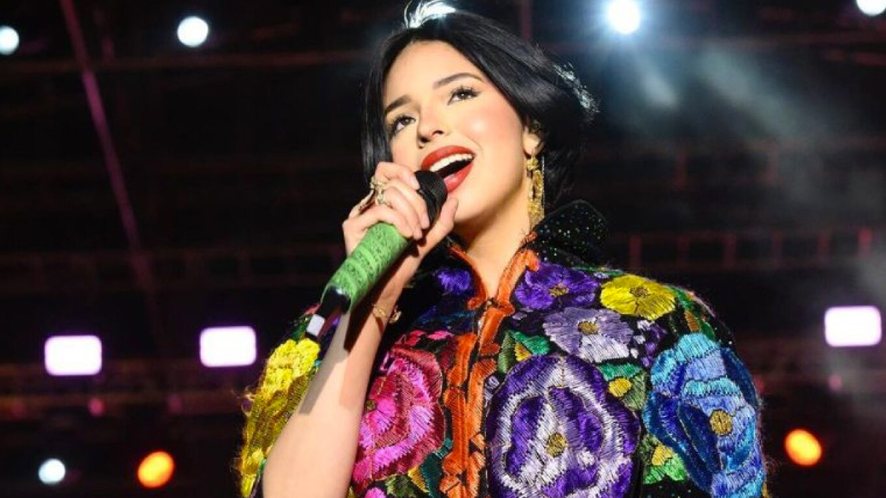 Ángela Aguilar Critica Contenido Actual de Canciones: “Estamos Denigrando a las Personas” post thumbnail image