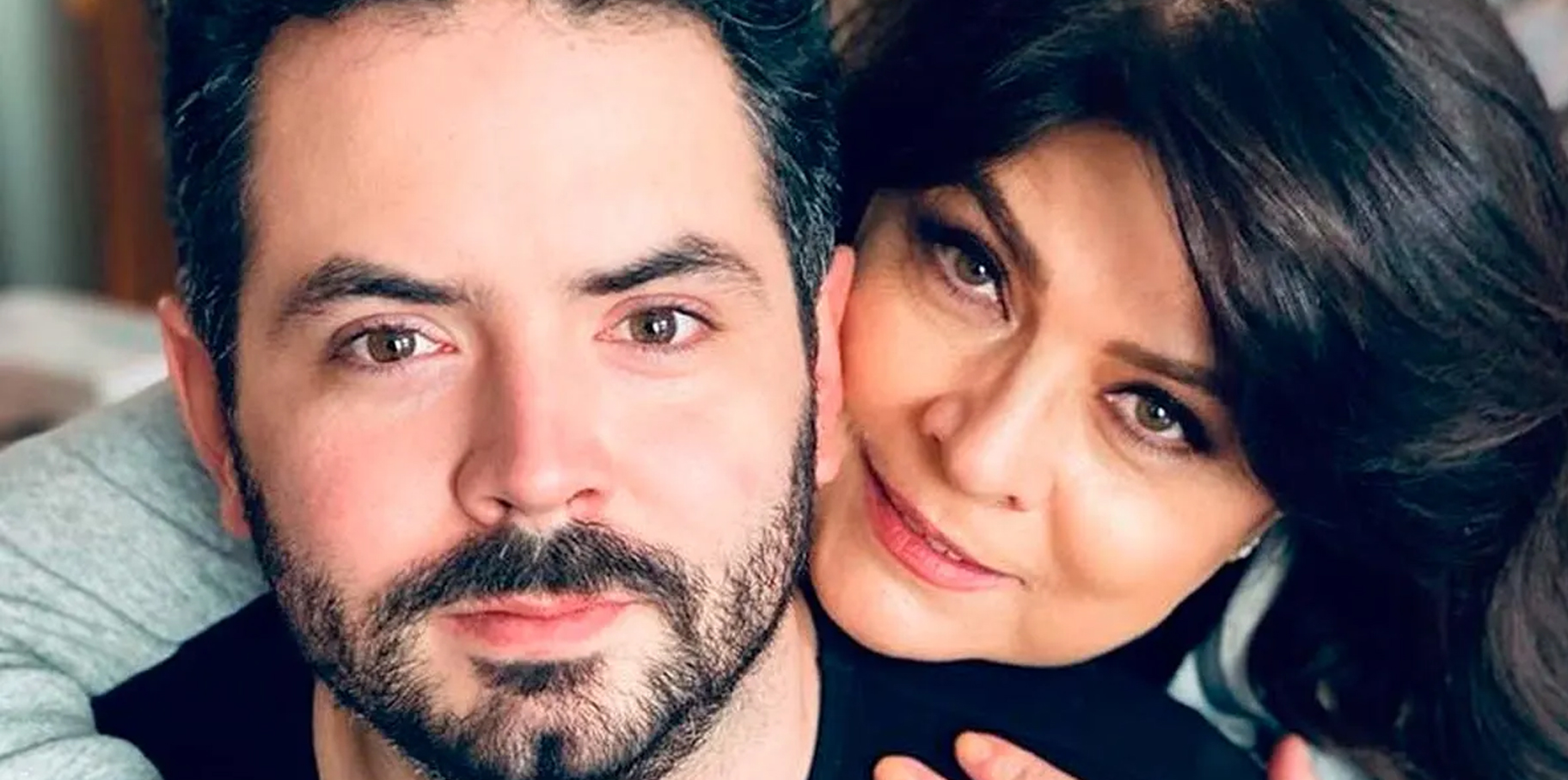 Victoria Ruffo emocionada por convertirse en abuela: “Espero que mi nieta no se parezca a Eugenio Derbez” post thumbnail image