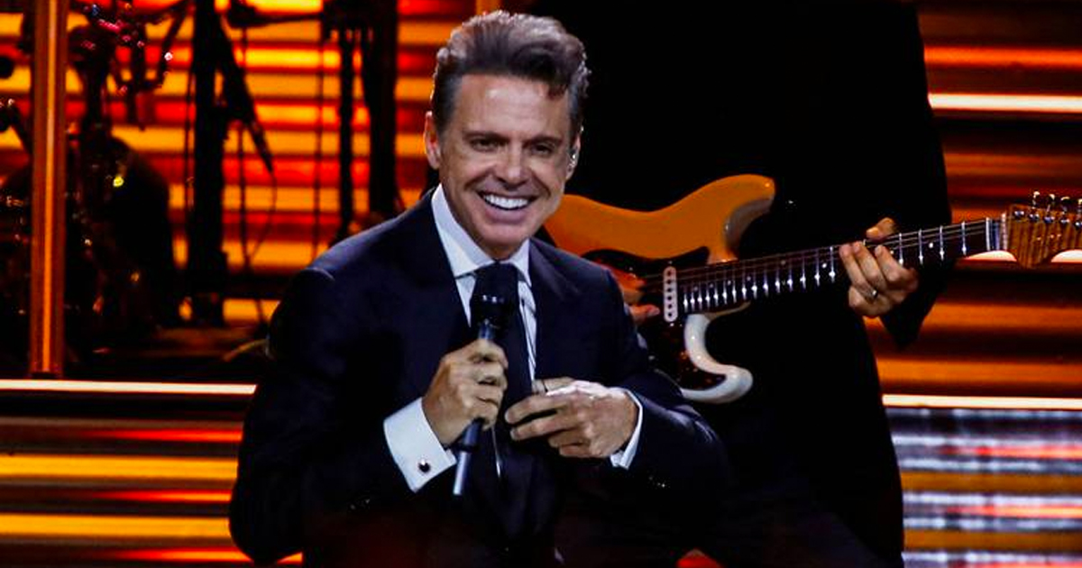 Luis Miguel sorprende a empleados de restaurante en Bogotá con un tierno gesto post thumbnail image