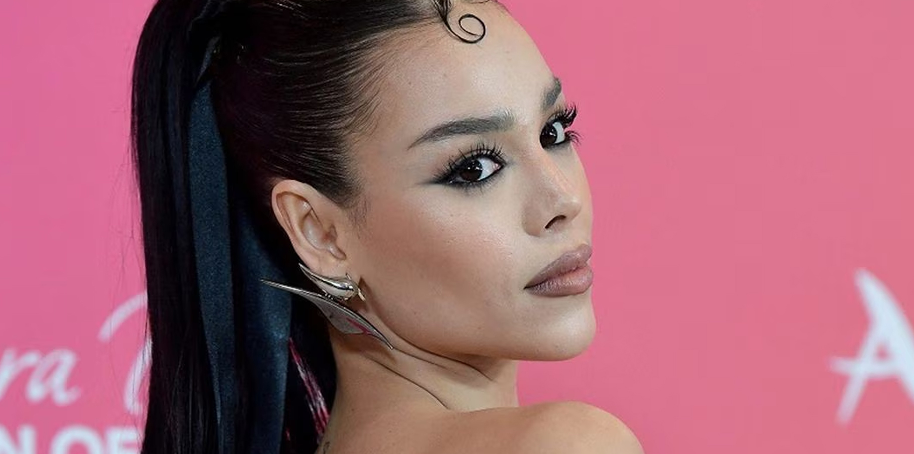 Danna Paola fuertemente criticada por promover odio contra otra mujer con el mismo nombre de usuario en la plataforma “X” post thumbnail image