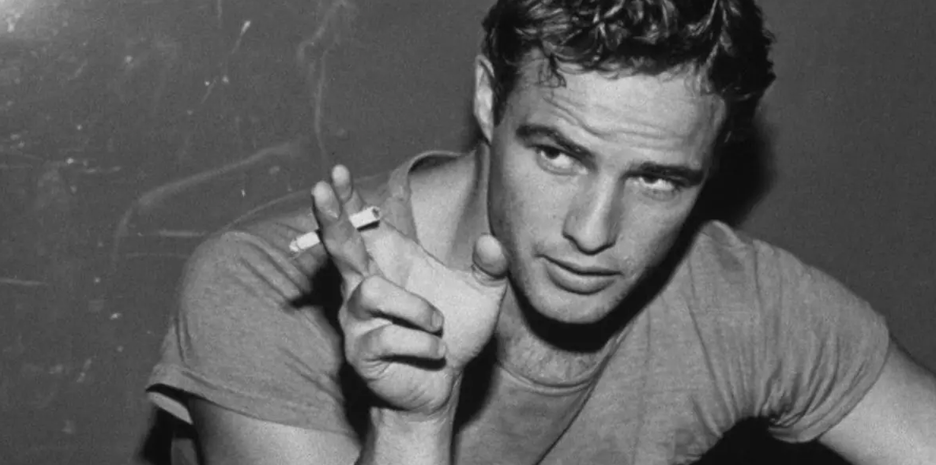 ¿Quién es Marlon Brando? a 100 años de un ícono actoral  que revolucionó Hollywood   post thumbnail image