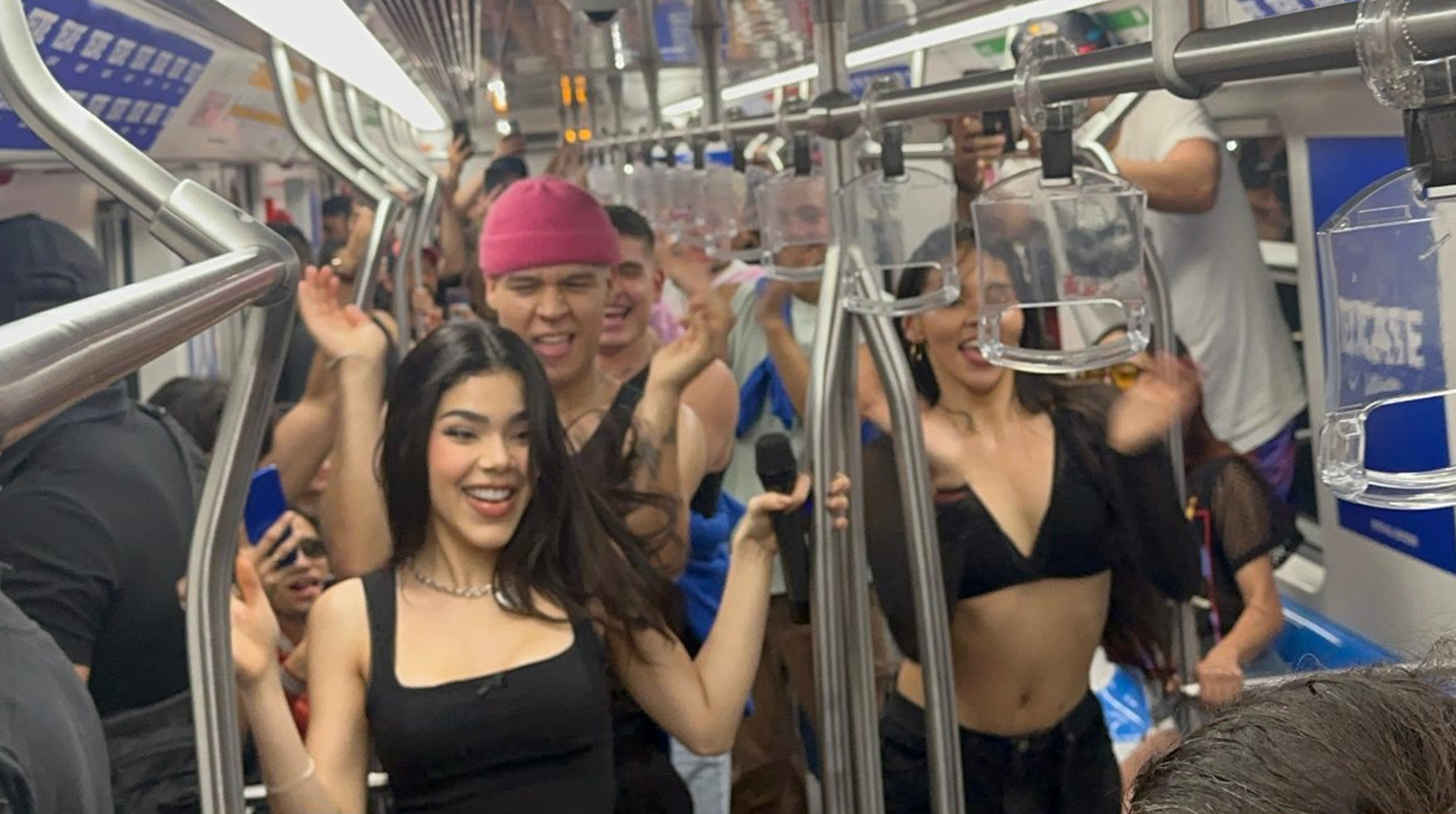 VIDEO: Kenia Os se subió a cantar en el Metro de Monterrey post thumbnail image