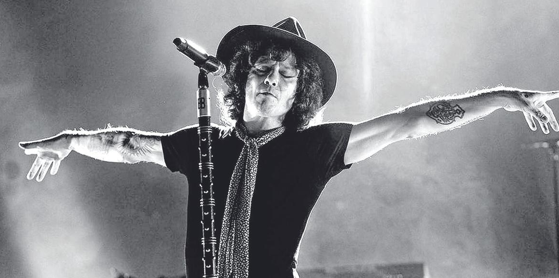Enrique Bunbury anuncia invitado especial para sus próximos conciertos, aquí te contamos de quién se trata post thumbnail image