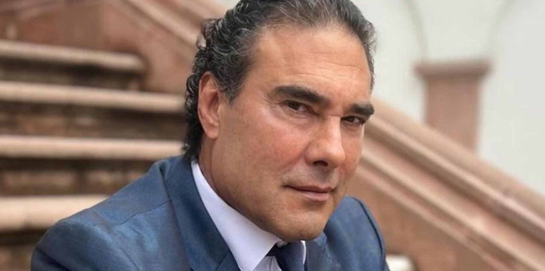 Eduardo Yáñez vuelve a ser tendencia por quitarle celular a reportera durante altercado (Video) post thumbnail image