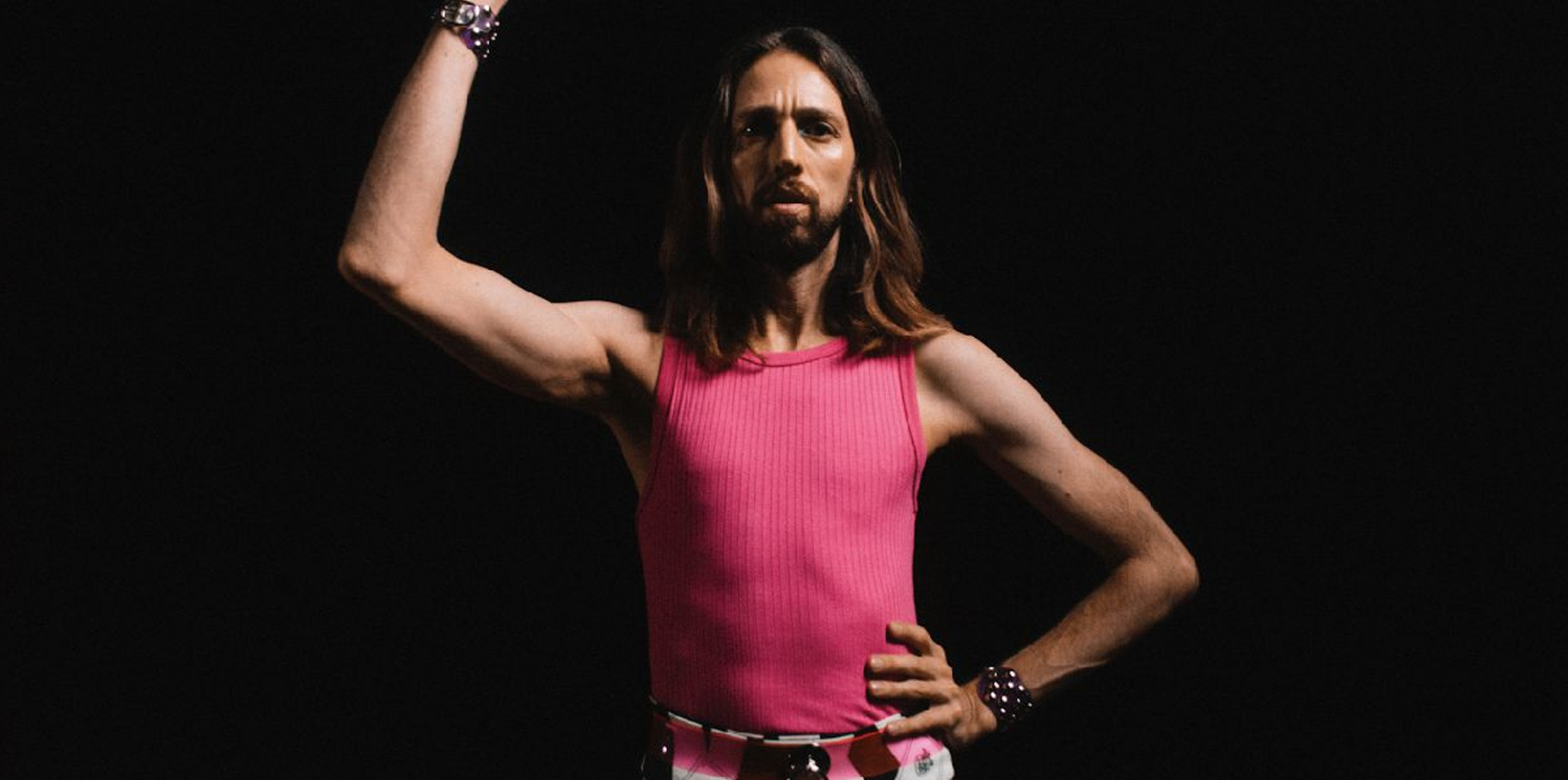 ¿Quién es Esteman? El cantante  parte de la comunidad LGBT+ que está cosechando éxitos post thumbnail image