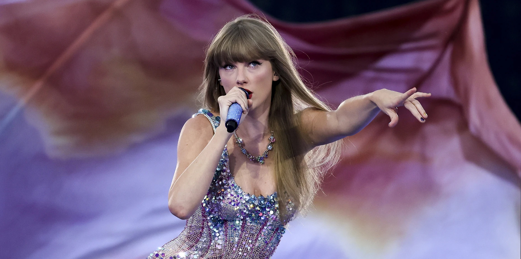 Taylor Swift Rompe el Silencio sobre la Cancelación de Conciertos en Viena por Amenazas de Atentado post thumbnail image