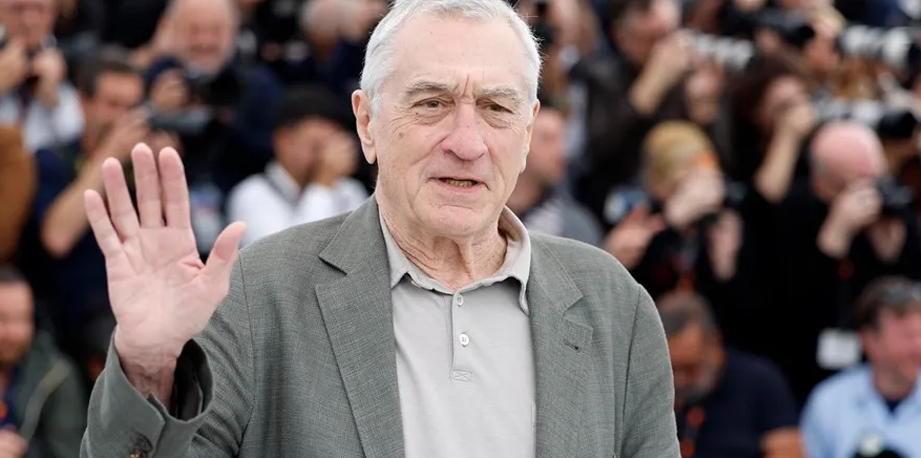 Robert De Niro celebra su 81 cumpleaños con un impresionante salto desde un yate post thumbnail image