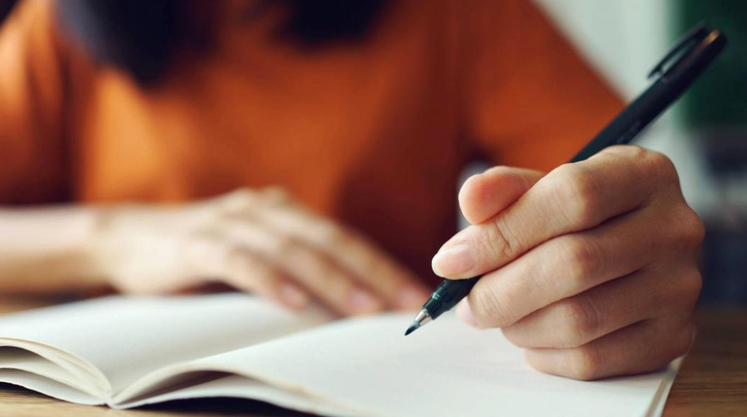 Descubre 5 fascinantes curiosidades sobre las personas zurdas post thumbnail image