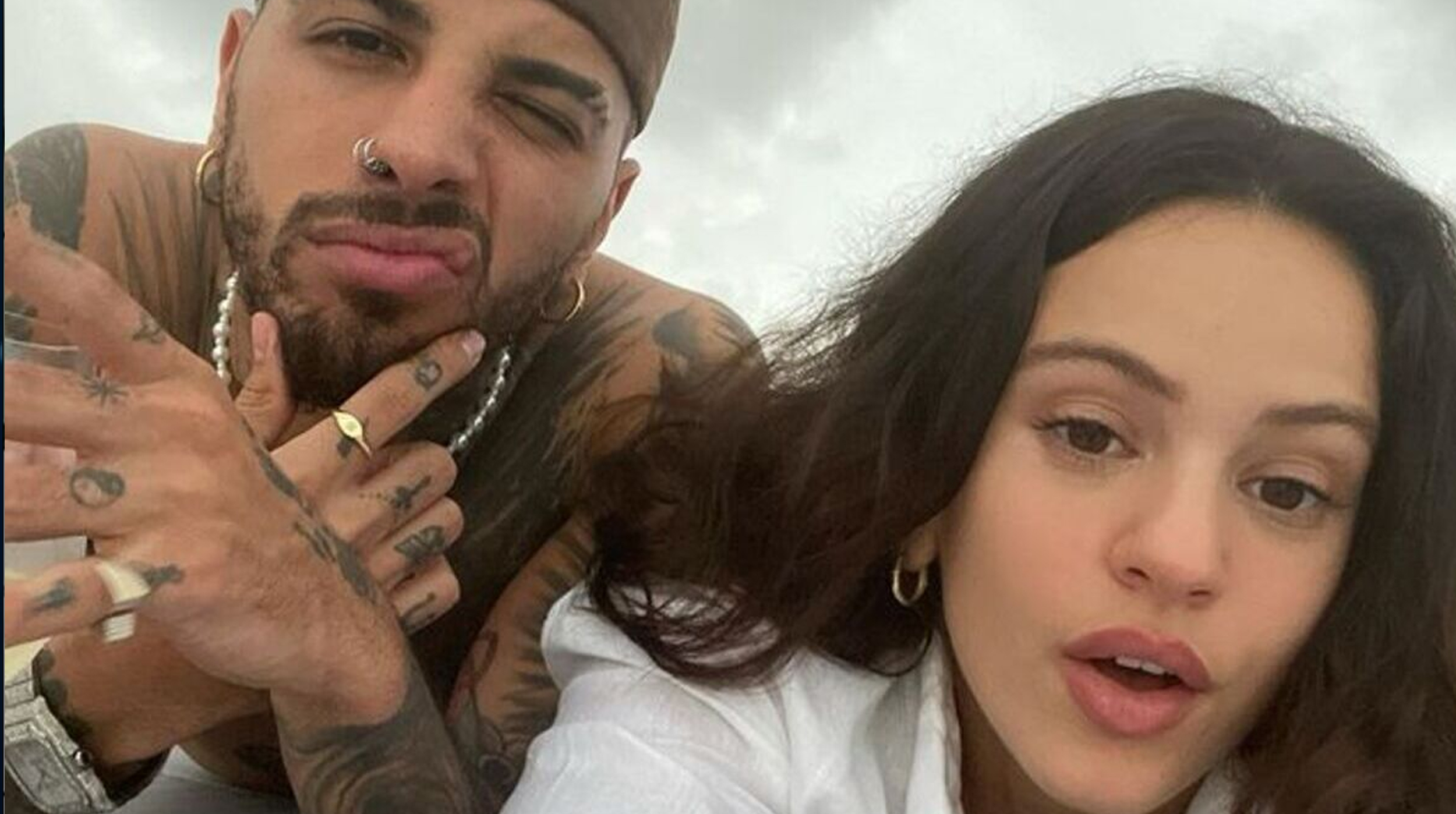 Rosalía presume tatuaje de Rauw Alejandro en medio de rumores de infidelidad de Jeremy Allen White post thumbnail image