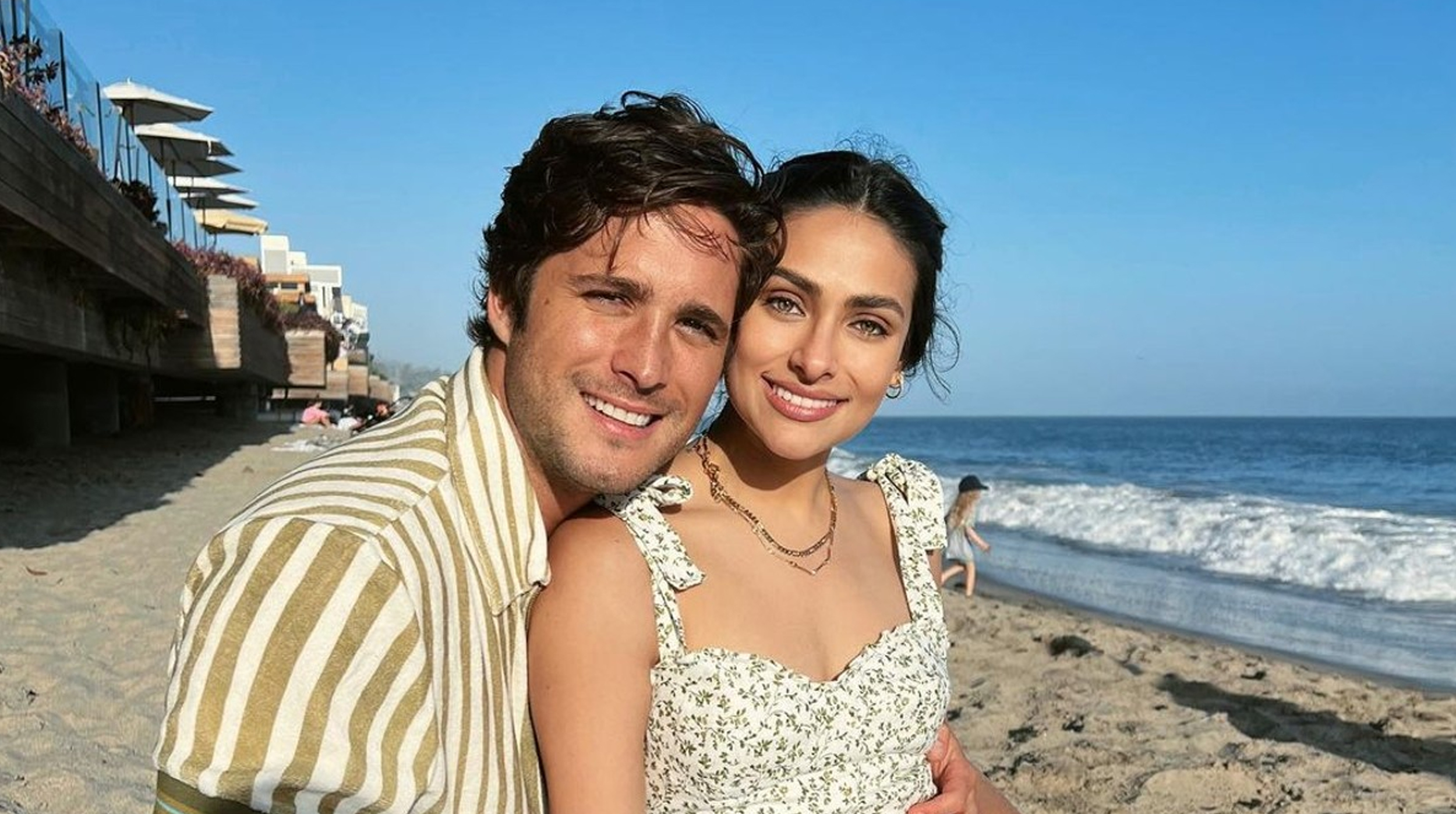 Diego Boneta y Renata Notni: Momentos de tensión en el concierto de Alejandro Fernández post thumbnail image