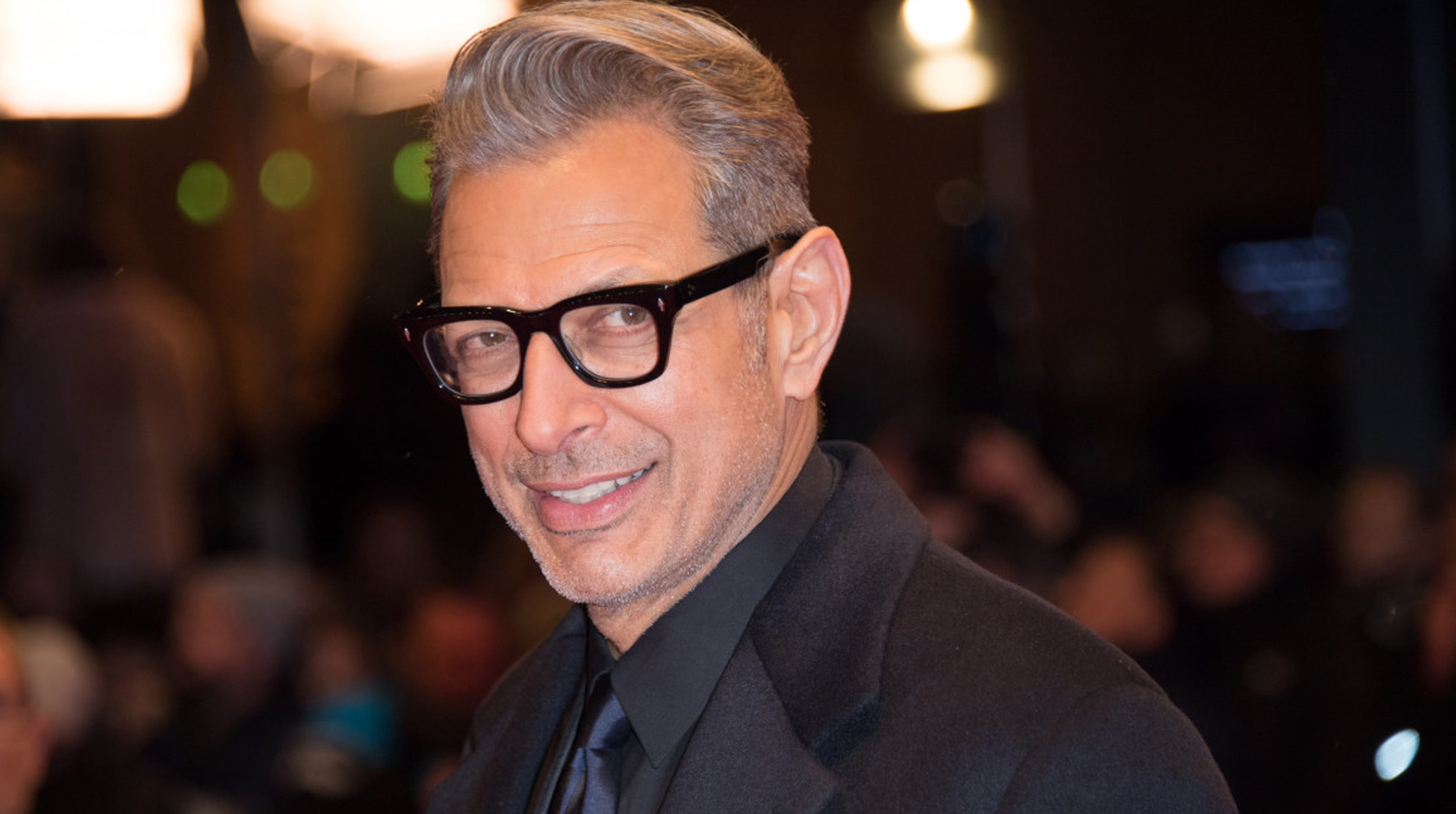 ¿Habrá regreso de Jeff Goldblum en Jurassic World: Rebirth? El actor aclara su futuro en la franquicia post thumbnail image
