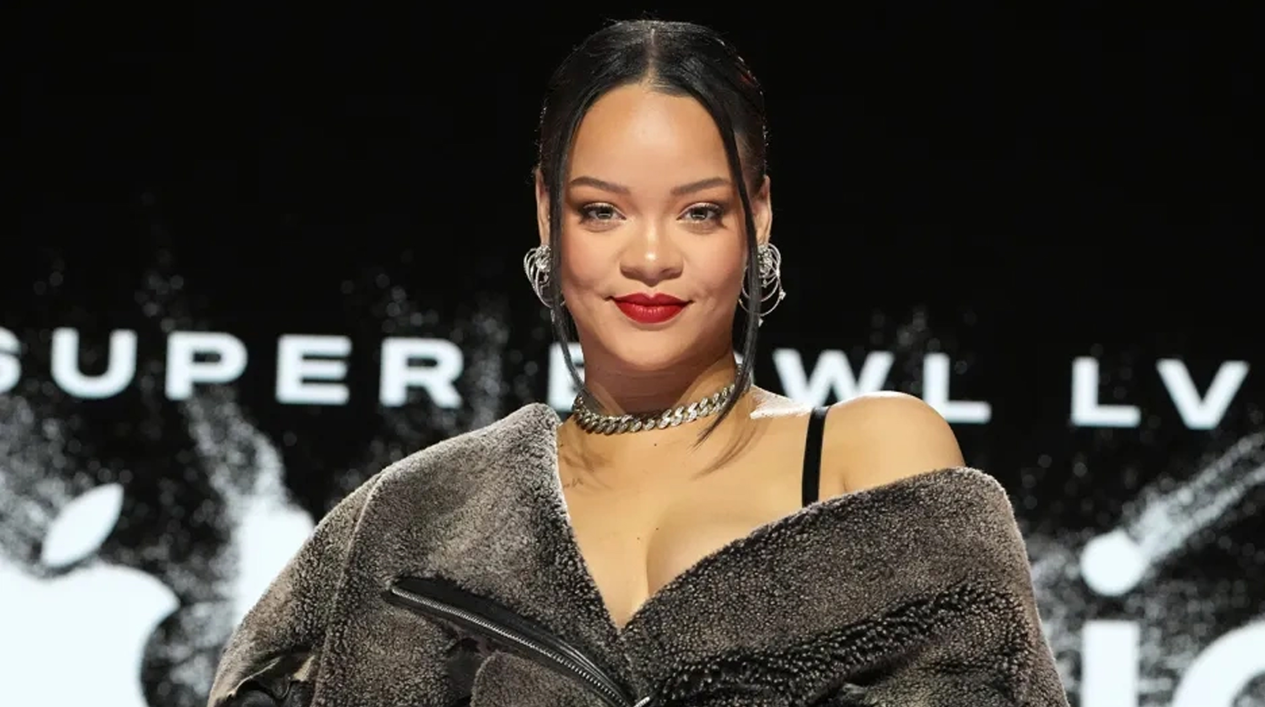 Rihanna: La artista caribeña que dominó el pop y marcó un legado en el siglo XXI post thumbnail image