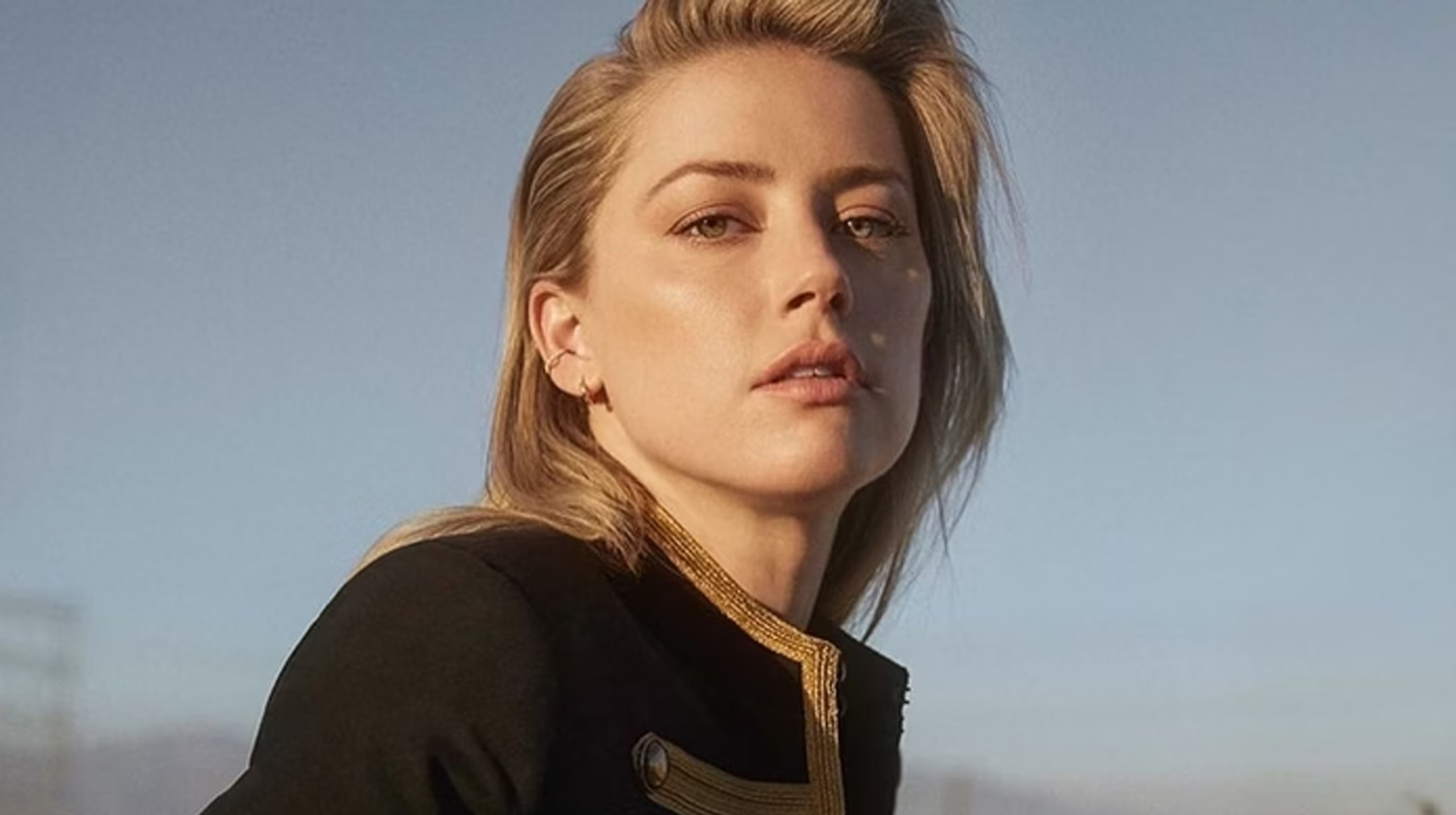 Amber Heard anuncia que espera su segundo Bebé post thumbnail image