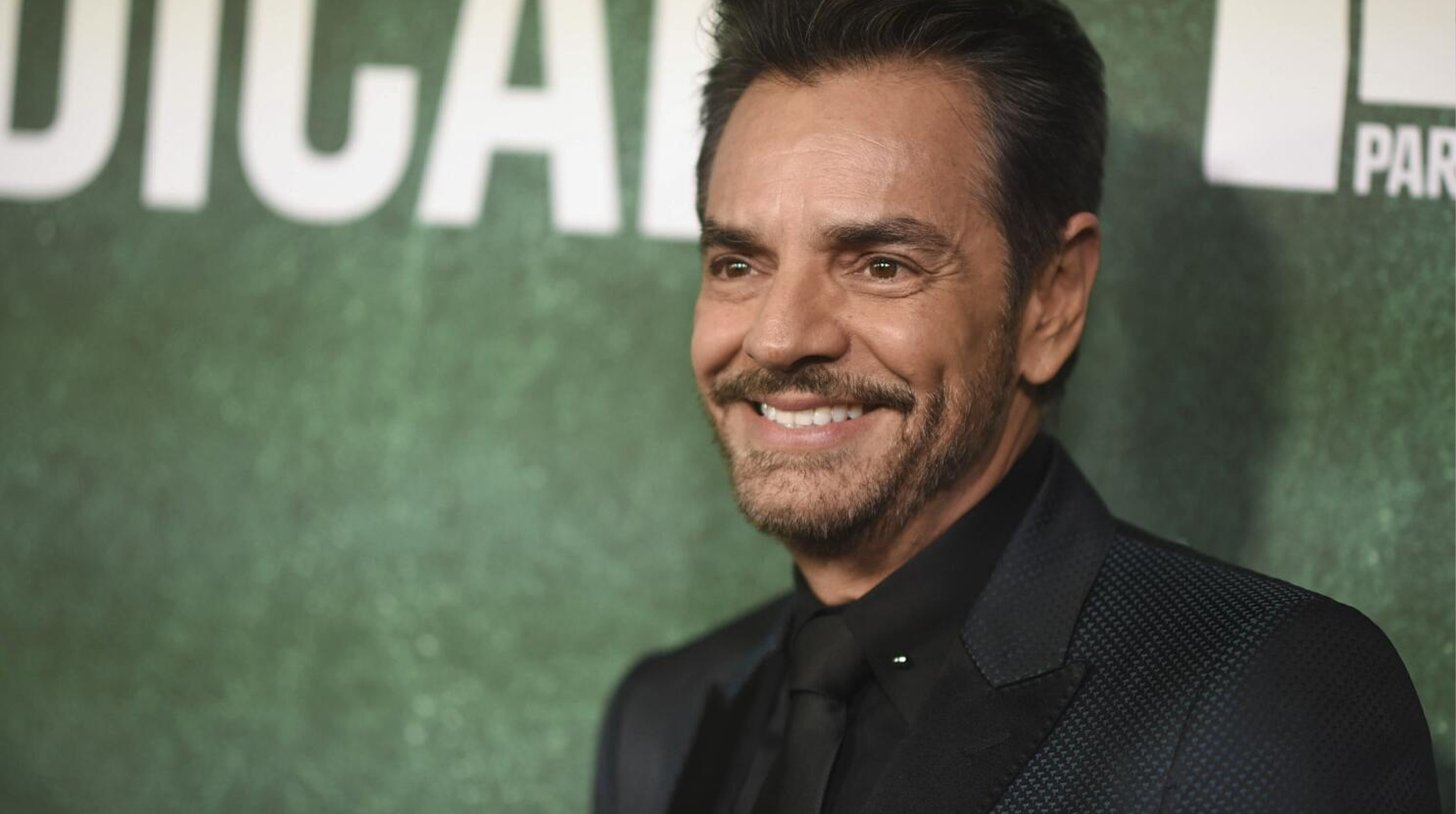 Eugenio Derbez anuncia un retiro temporal de los escenarios en 2025 post thumbnail image