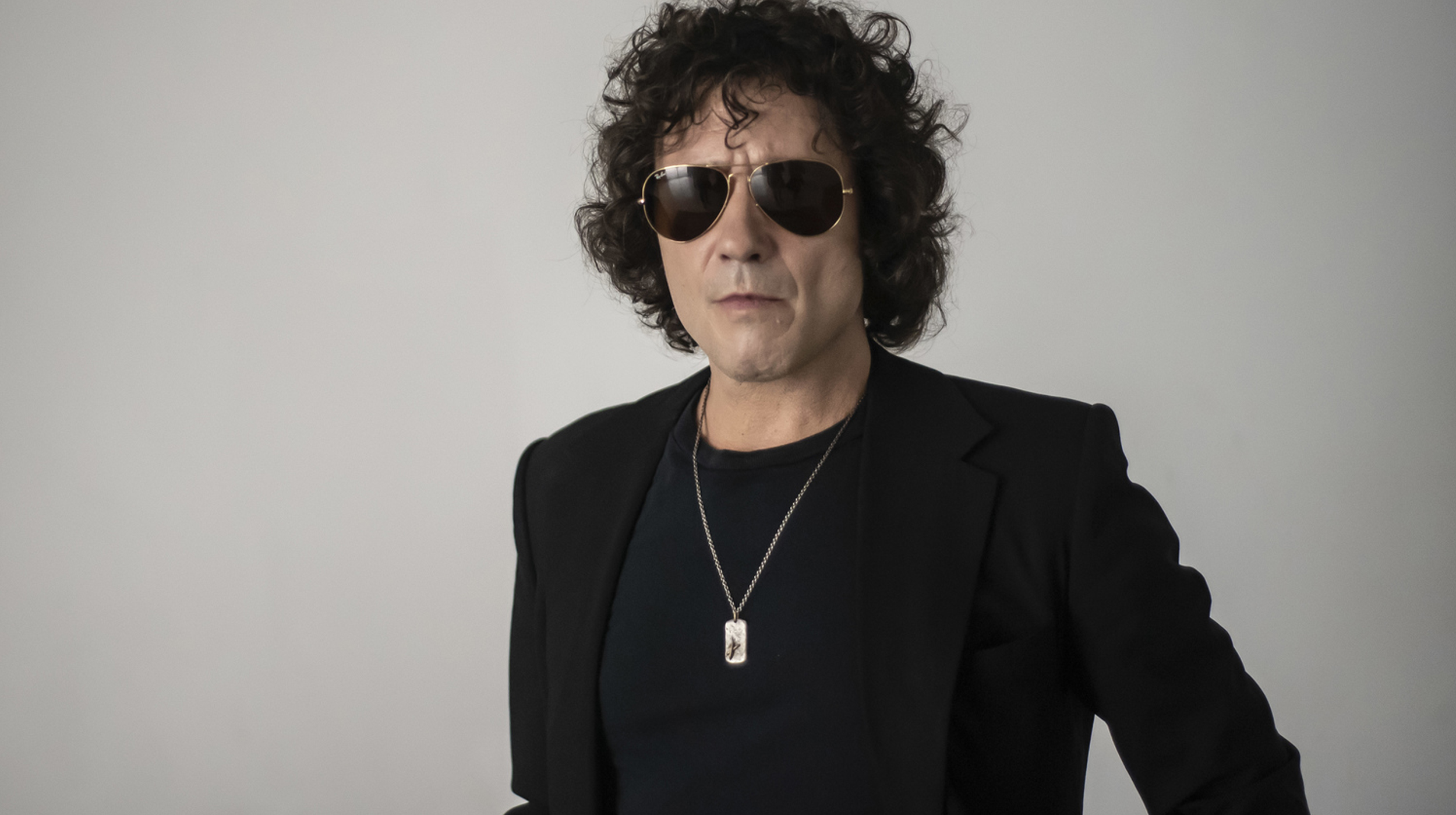 Enrique Bunbury anuncia su nuevo disco grabado en México para la primavera de 2025 post thumbnail image