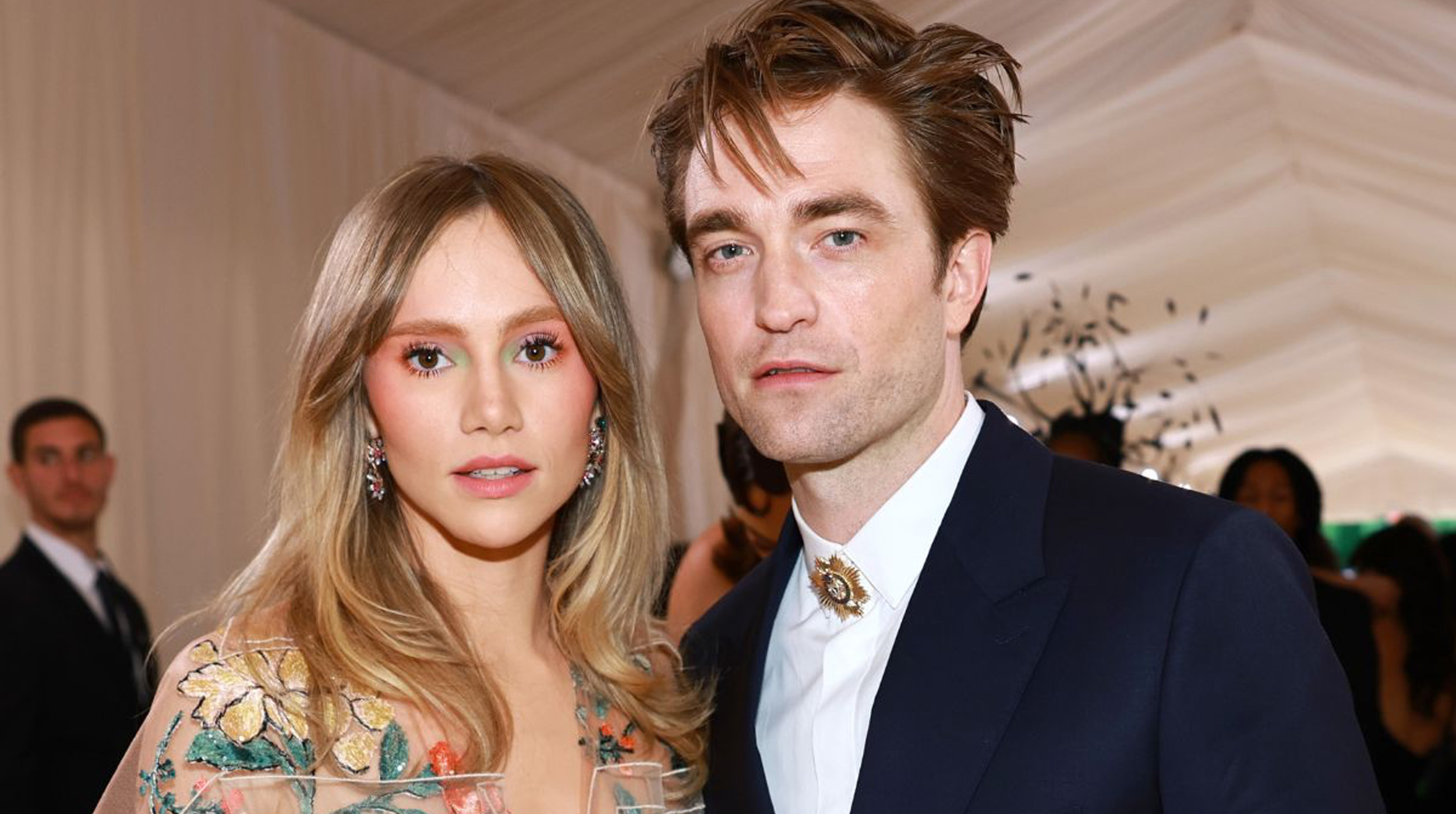 ¡Robert Pattinson y Suki Waterhouse se casaron en secreto! 💍✨ post thumbnail image