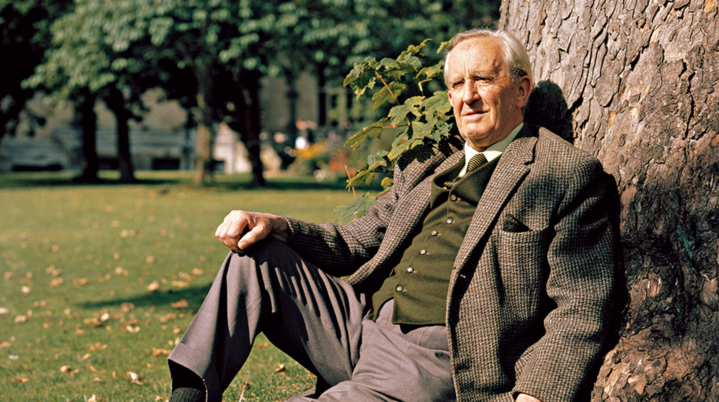 “J.R.R. Tolkien: Secretos y Curiosidades del Creador de la Tierra Media” post thumbnail image
