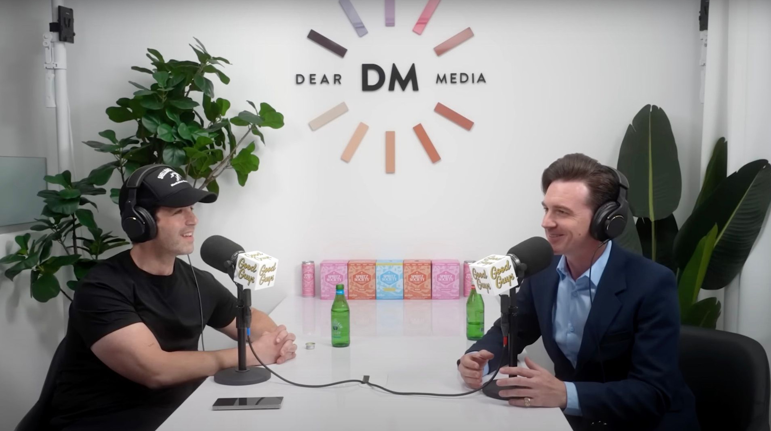 “Entre Risas y Recuerdos Drake y Josh Revelan sus Secretos en el Podcast de Josh Peck post thumbnail image