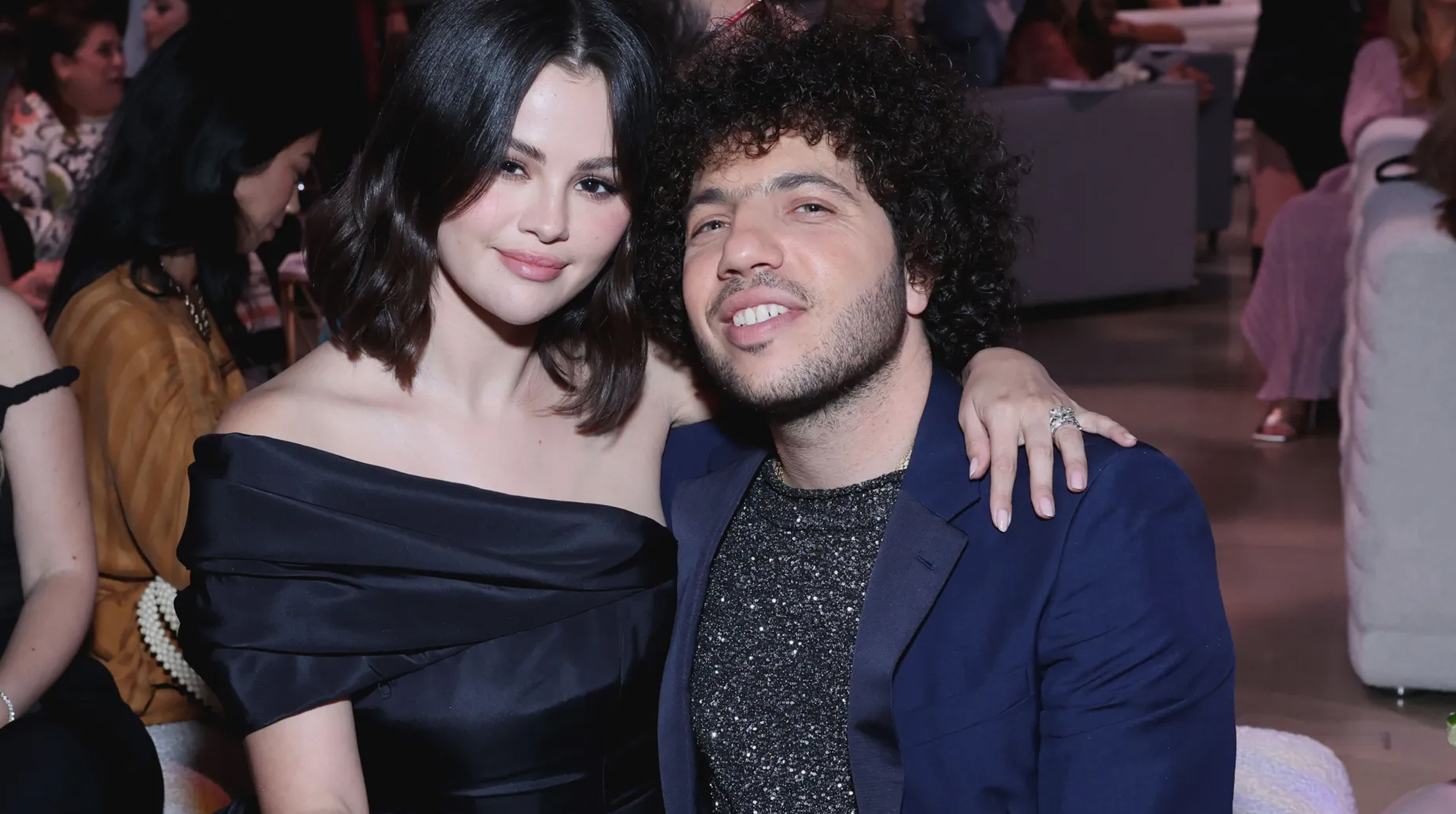 Selena Gomez sorprende con la venta de objetos personales y el regreso de “Los Hechiceros de Waverly Place” post thumbnail image