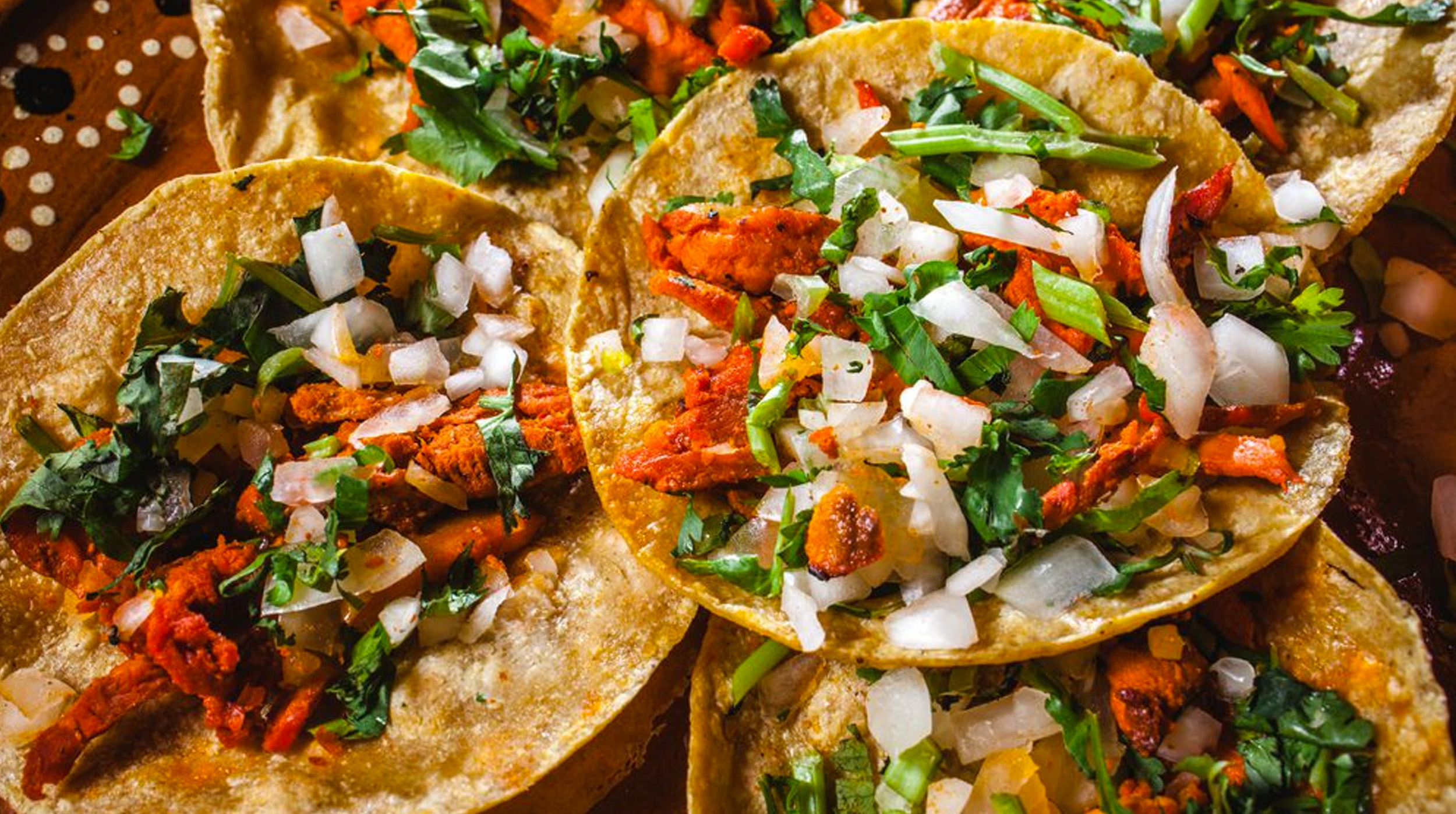 “Tacos: De la Tradición Ancestral al Ícono Gastronómico Mundial” post thumbnail image