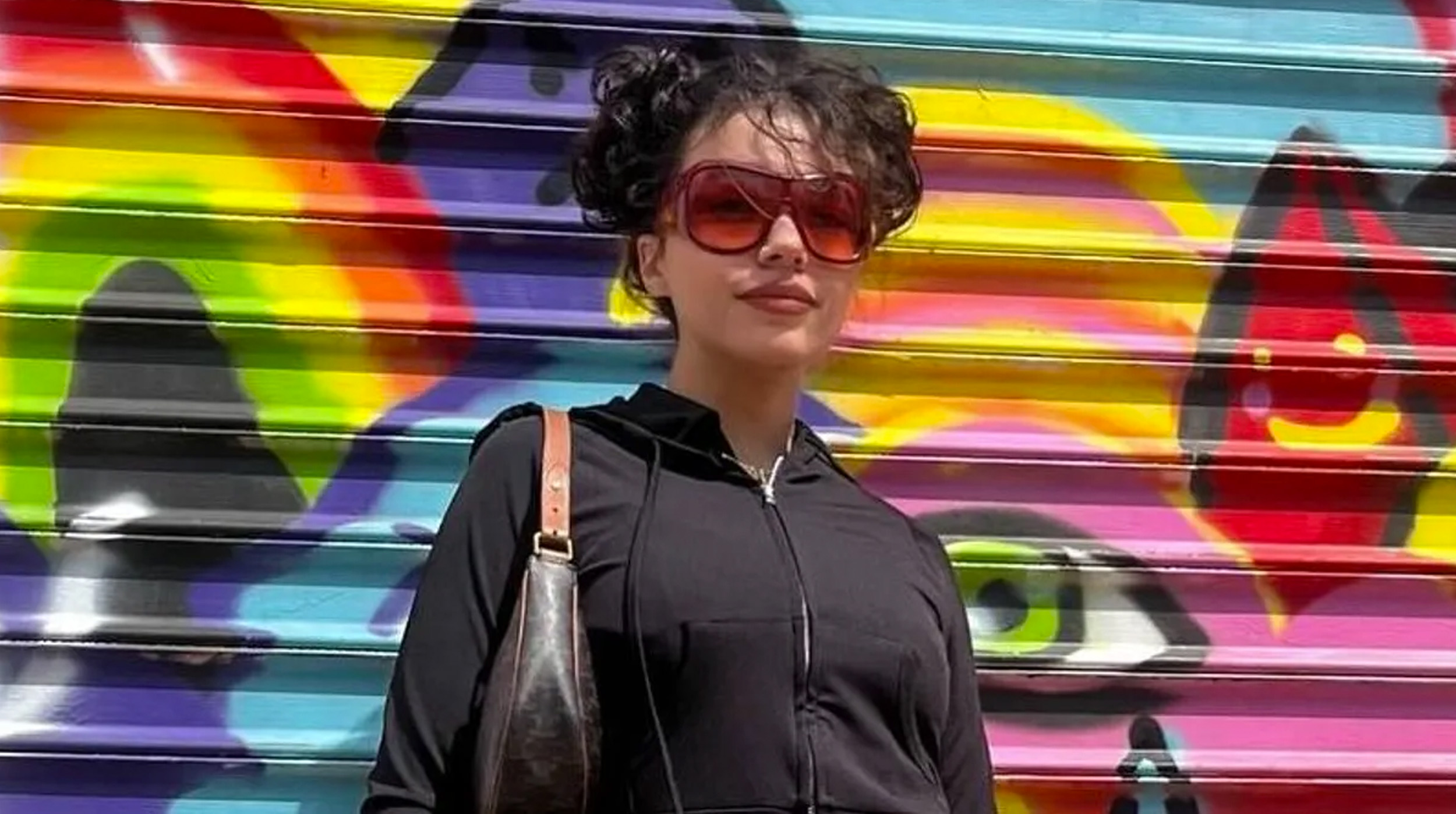 🎤 Lexi Jones, hija de David Bowie, lanza su álbum debut y nos deja claro: no quiere ser una sombra, quiere brillar con luz propia post thumbnail image