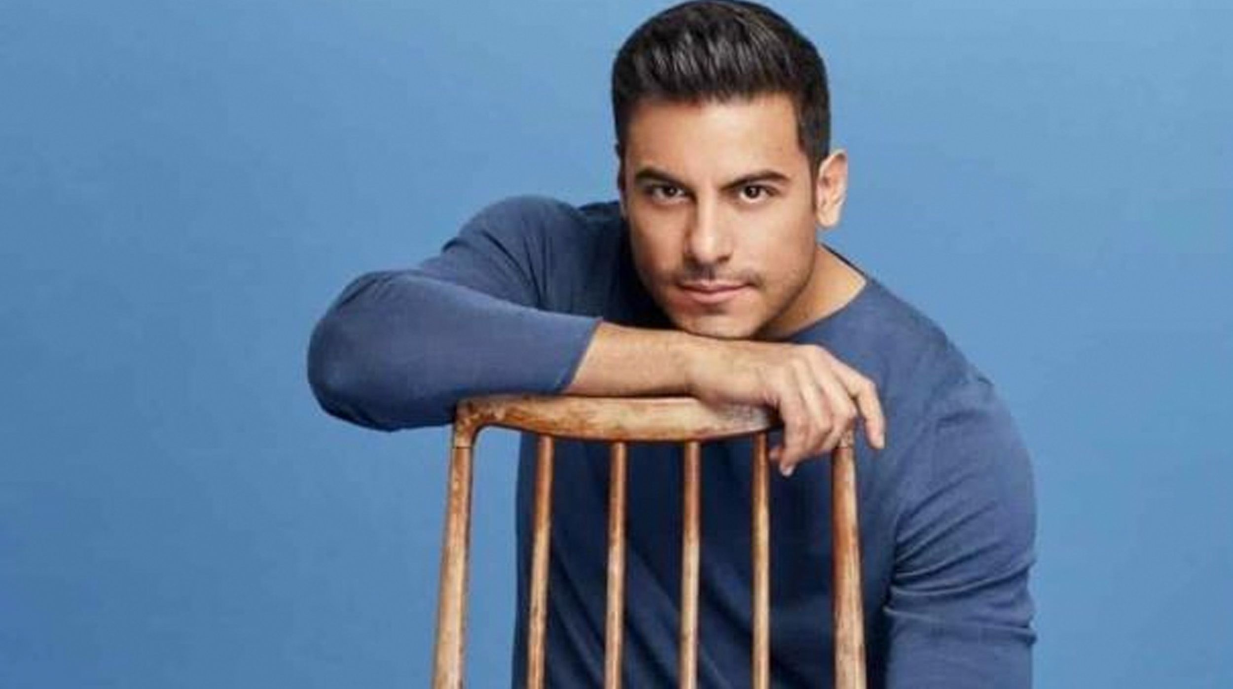 Carlos Rivera reinventa el significado del amor en su nuevo sencillo post thumbnail image