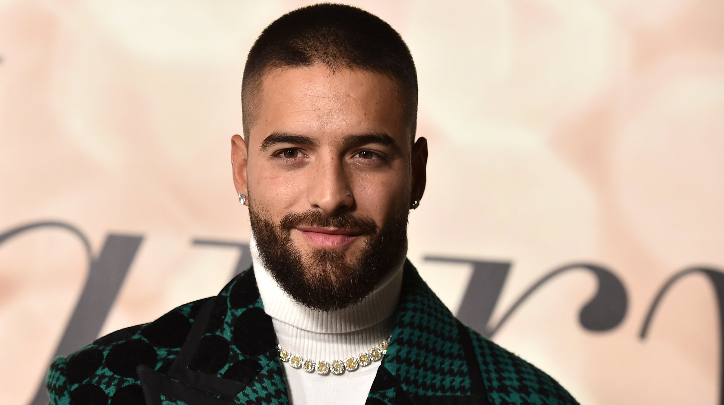 Maluma abre su clóset por una causa benéfica prendas de lujo hasta por $8 millones post thumbnail image