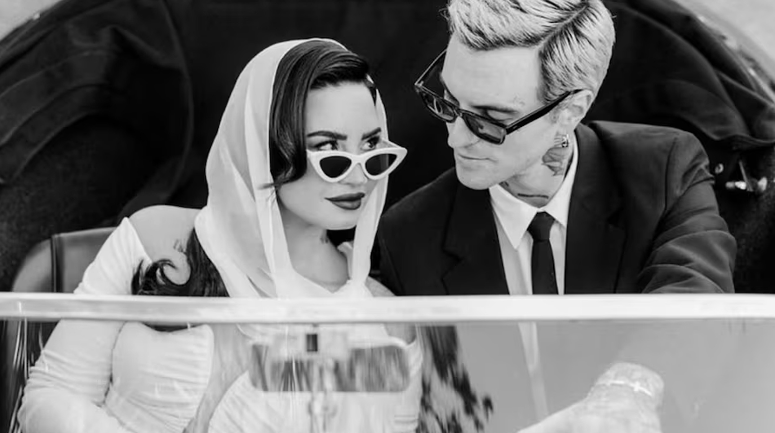 💅💍 ¡Demi Lovato ya amarró al productor! Se casó en secreto con Jutes y el vestido fue de impacto post thumbnail image