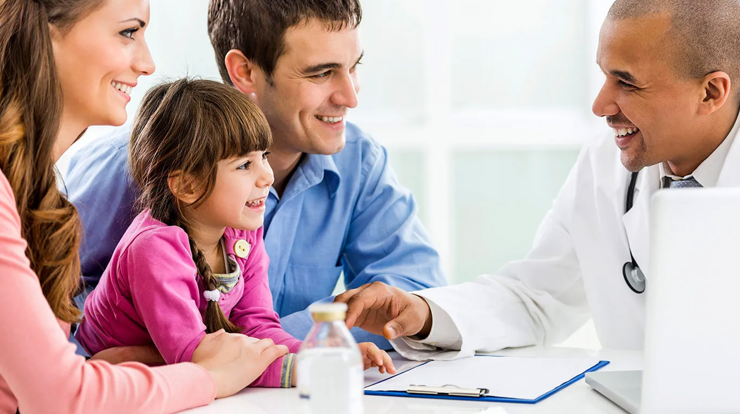 Los médicos que lo saben (casi) todo: celebramos a los médicos de familia post thumbnail image