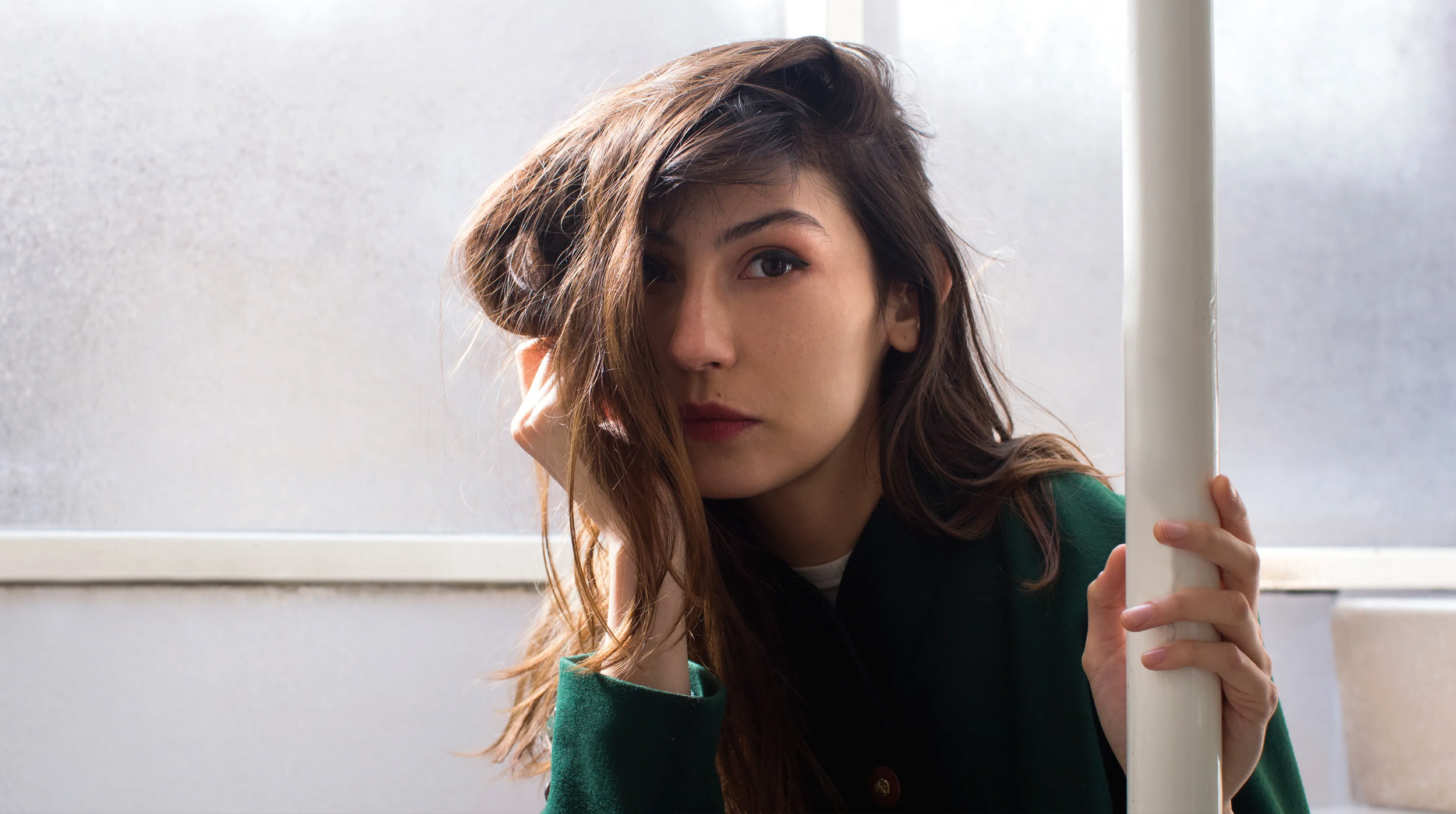 🌙 Daniela Spalla: Pop nostálgico con acento argentino y alma mexicana post thumbnail image