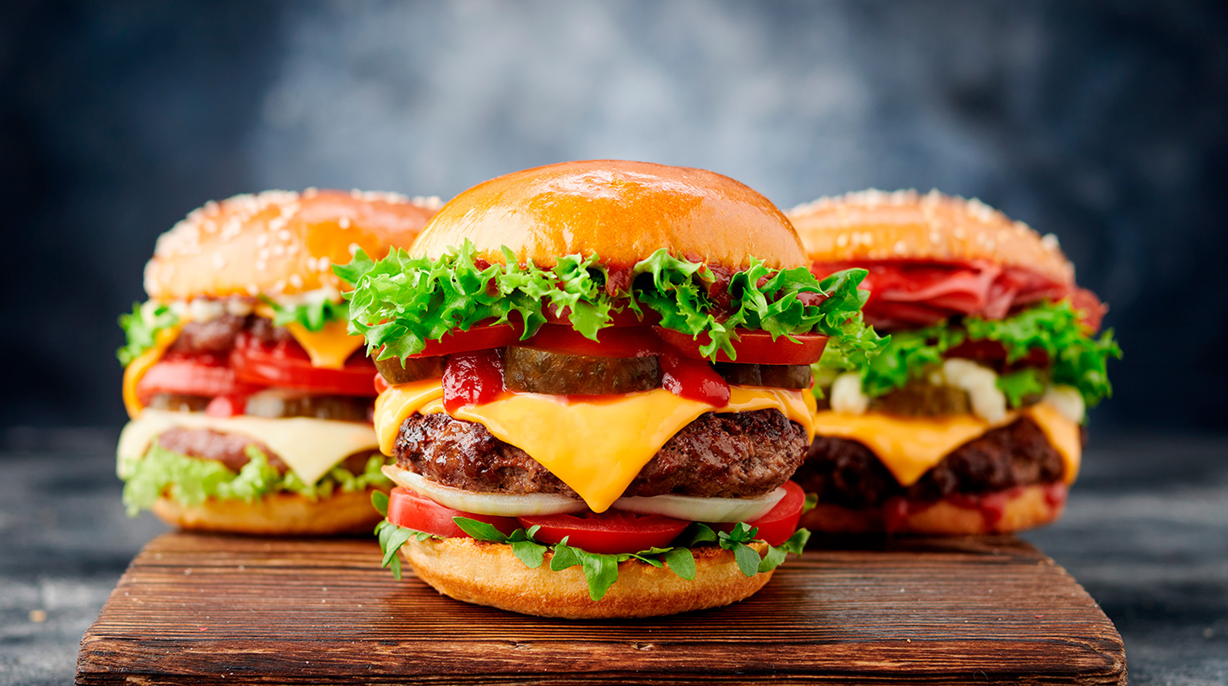 Día de la Hamburguesa cómo un platillo se convirtió en ícono global post thumbnail image