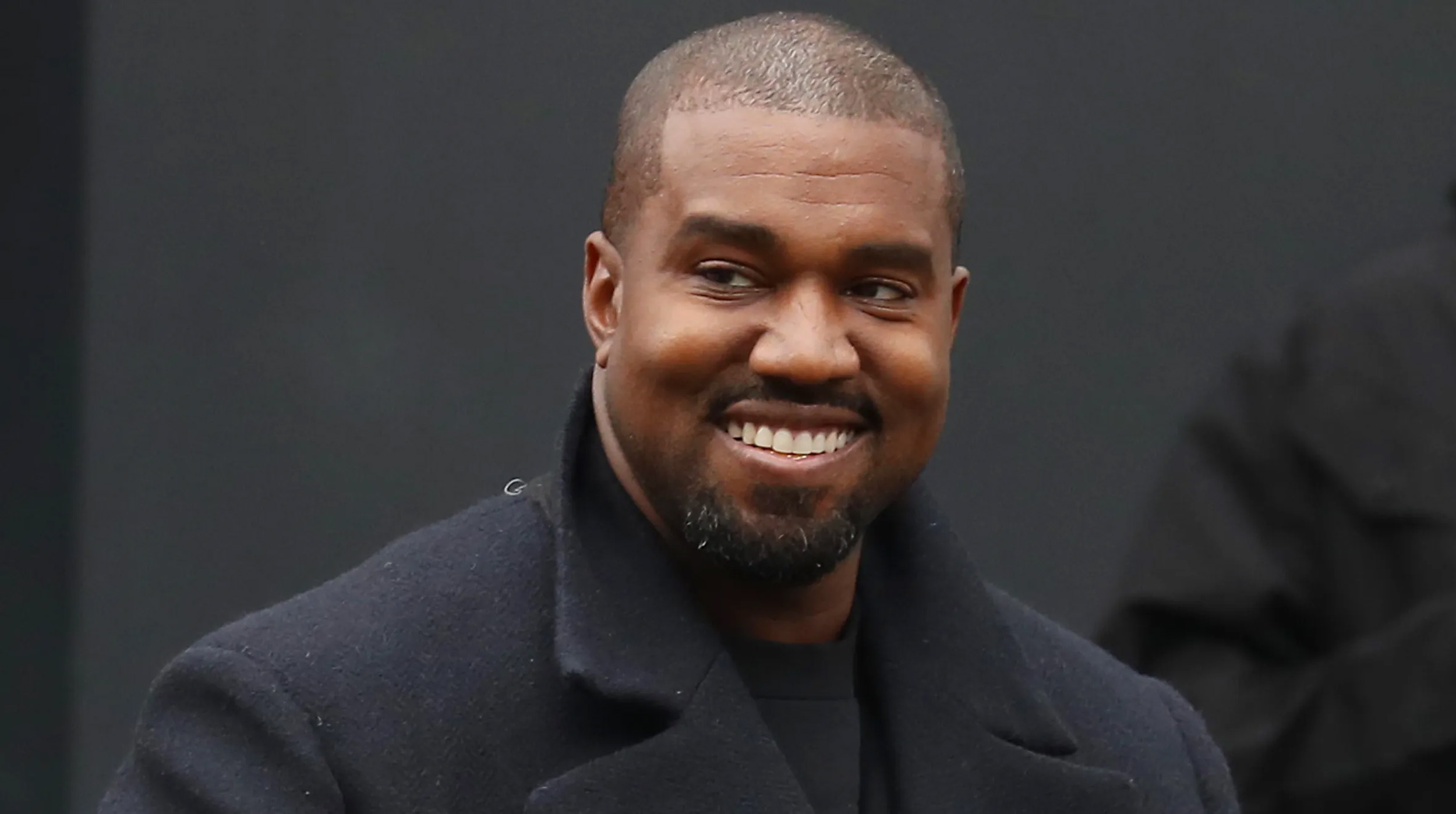 ¿Te aplaudimos o qué? Kanye ahora “se aburrió” del odio post thumbnail image