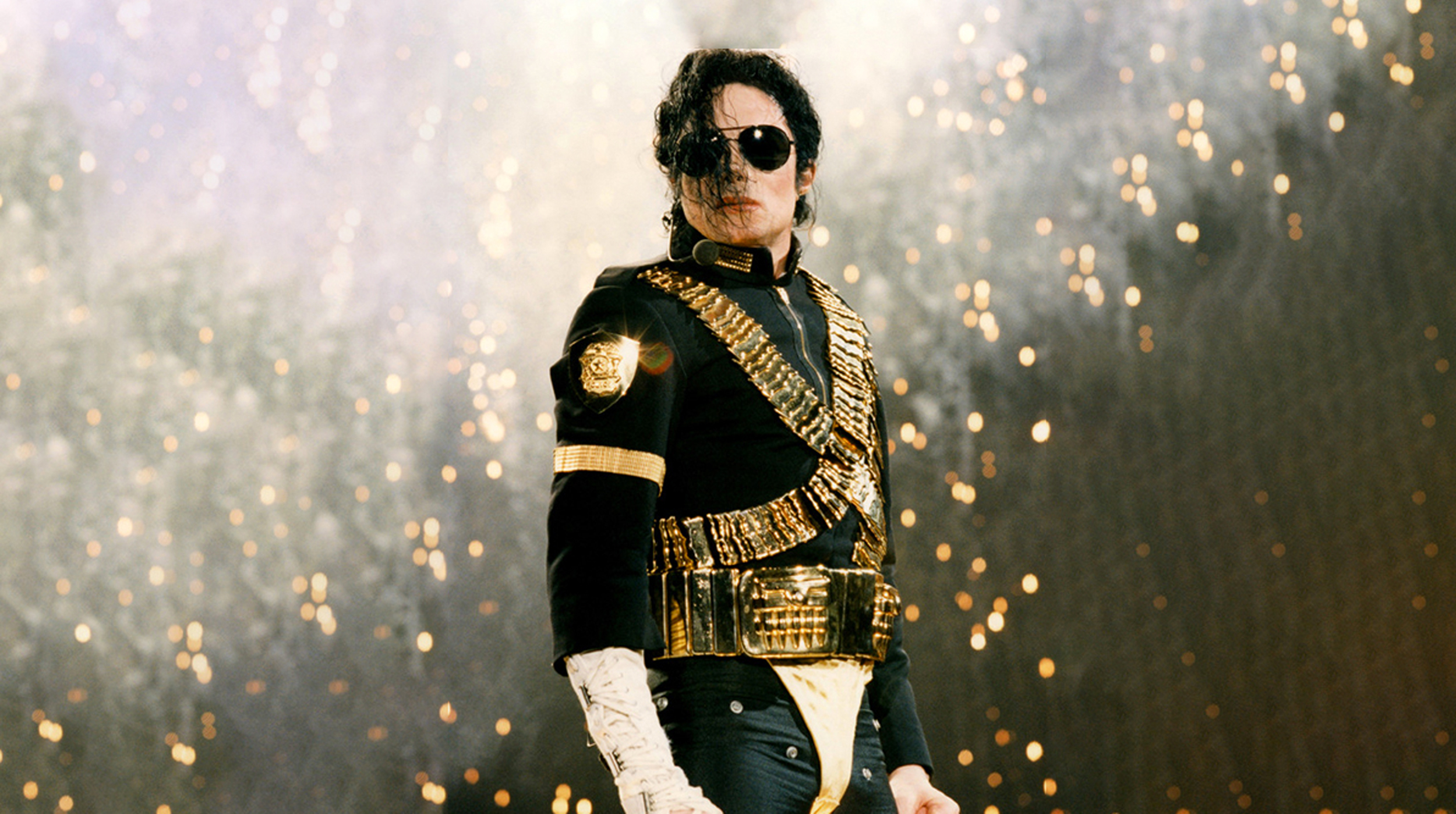 A 16 años de su muerte, Michael Jackson sigue bailando en la luna (y en nuestros playlists) post thumbnail image