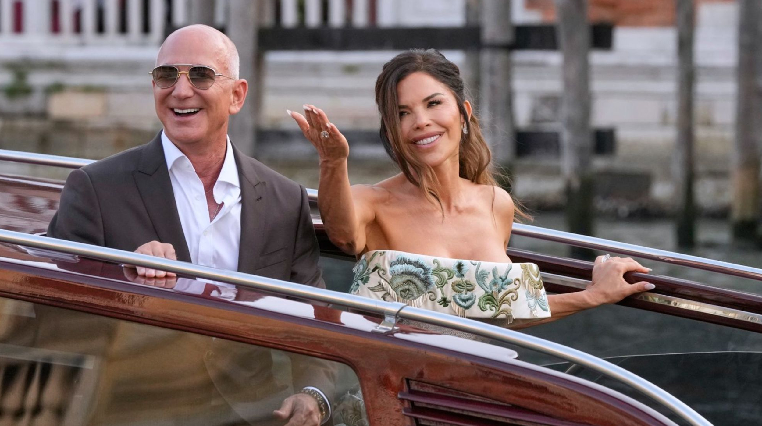 Lujo, polémica y superyates así fue la boda de Bezos en Venecia post thumbnail image