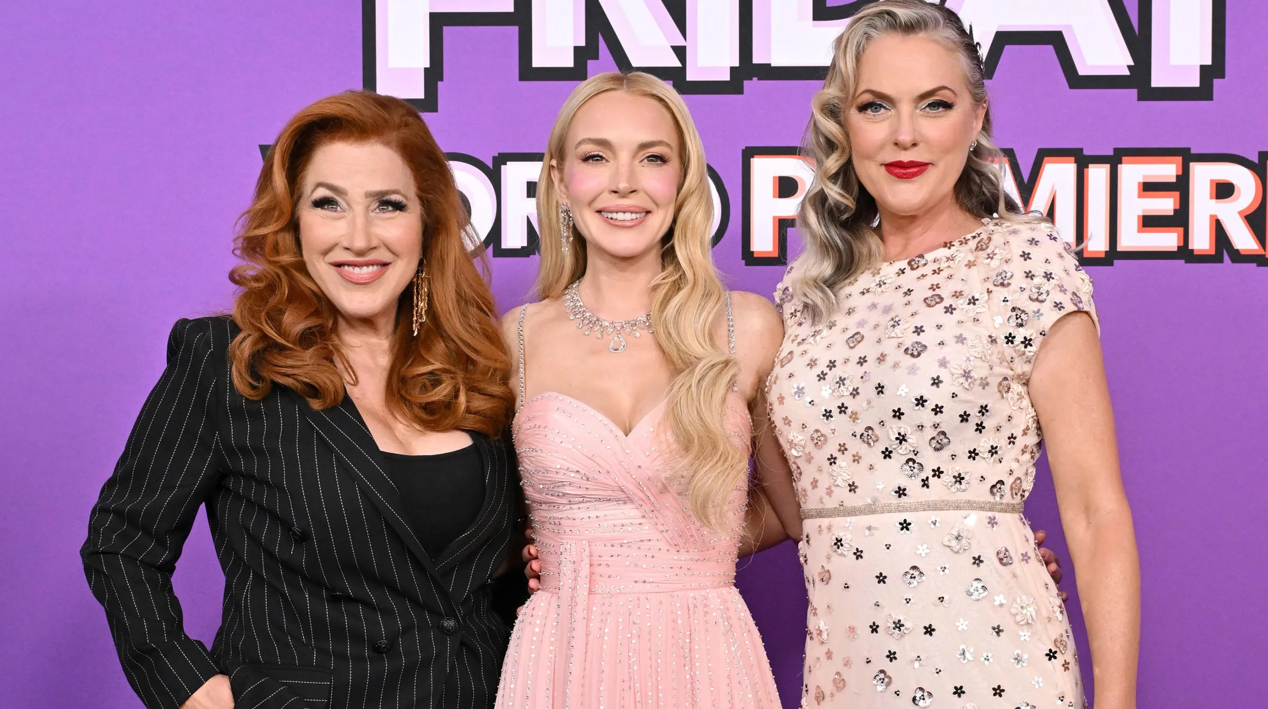 Lindsay Lohan revive la nostalgia al reunirse con el elenco de Juego de Gemelas en la premiere de Un viernes de locos 2 post thumbnail image