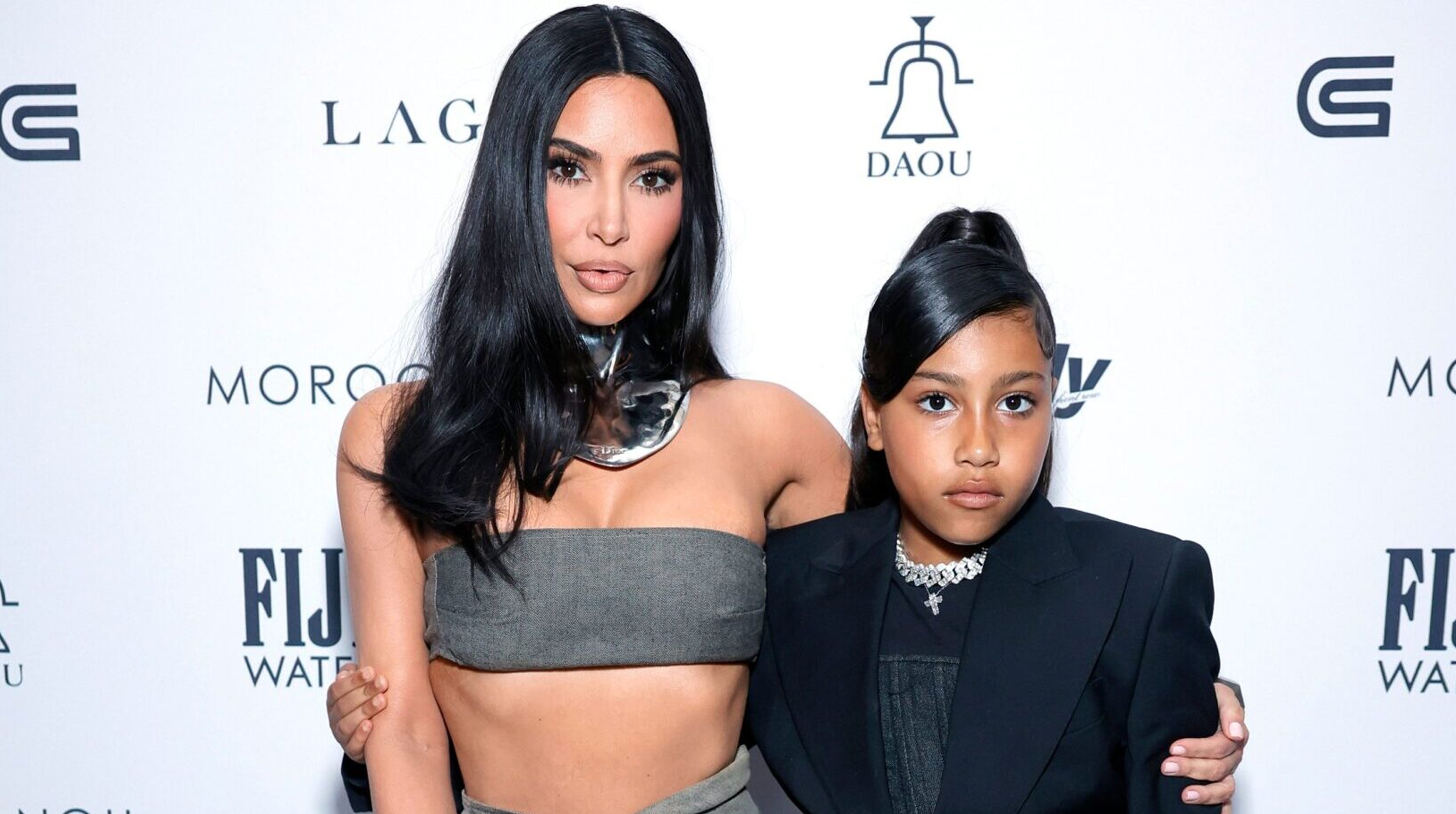 North West genera polémica en Roma con un look gótico a sus 12 años post thumbnail image