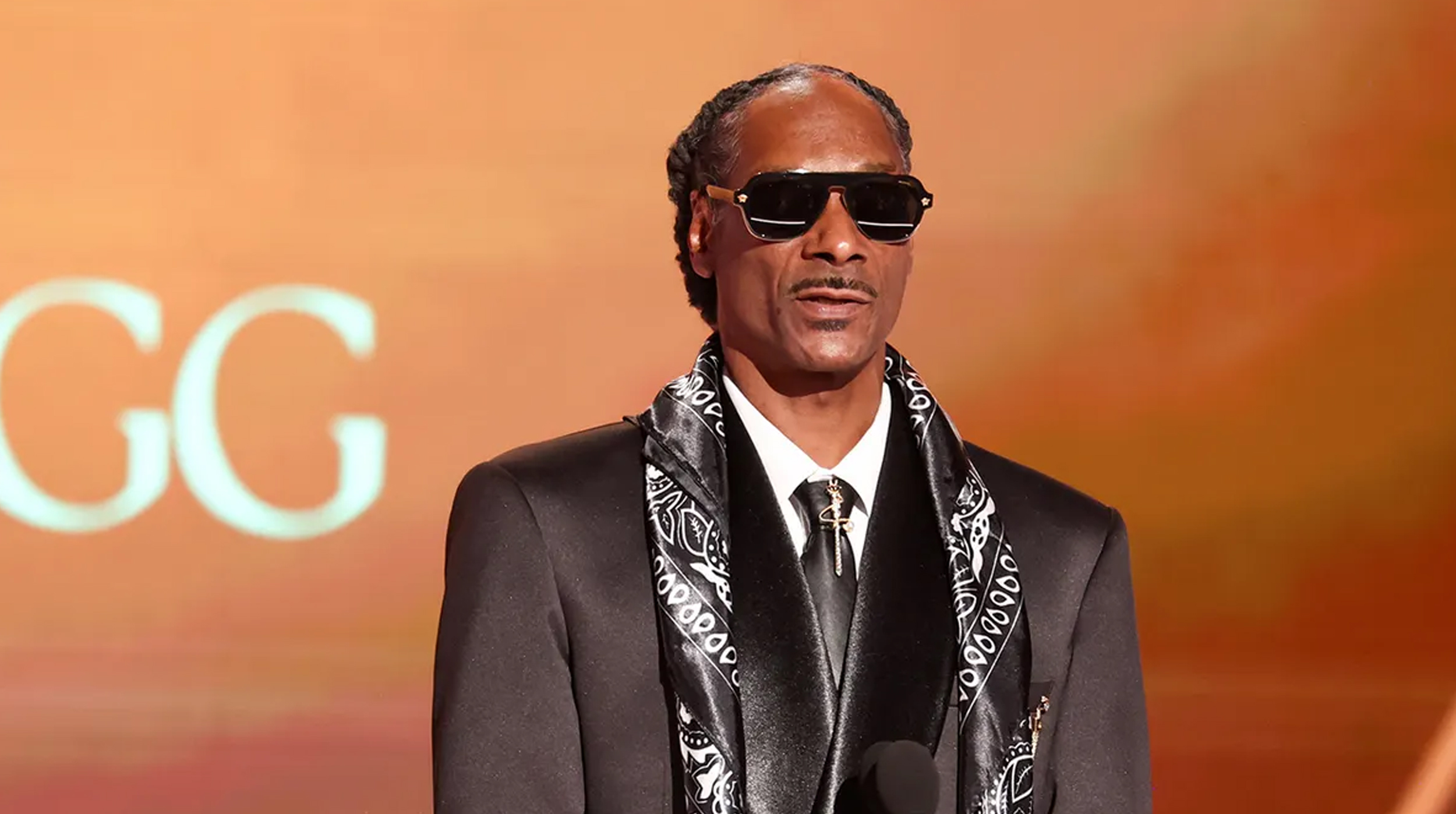 Snoop Dogg genera polémica por sus comentarios sobre la representación LGBTQ+ en películas infantiles post thumbnail image