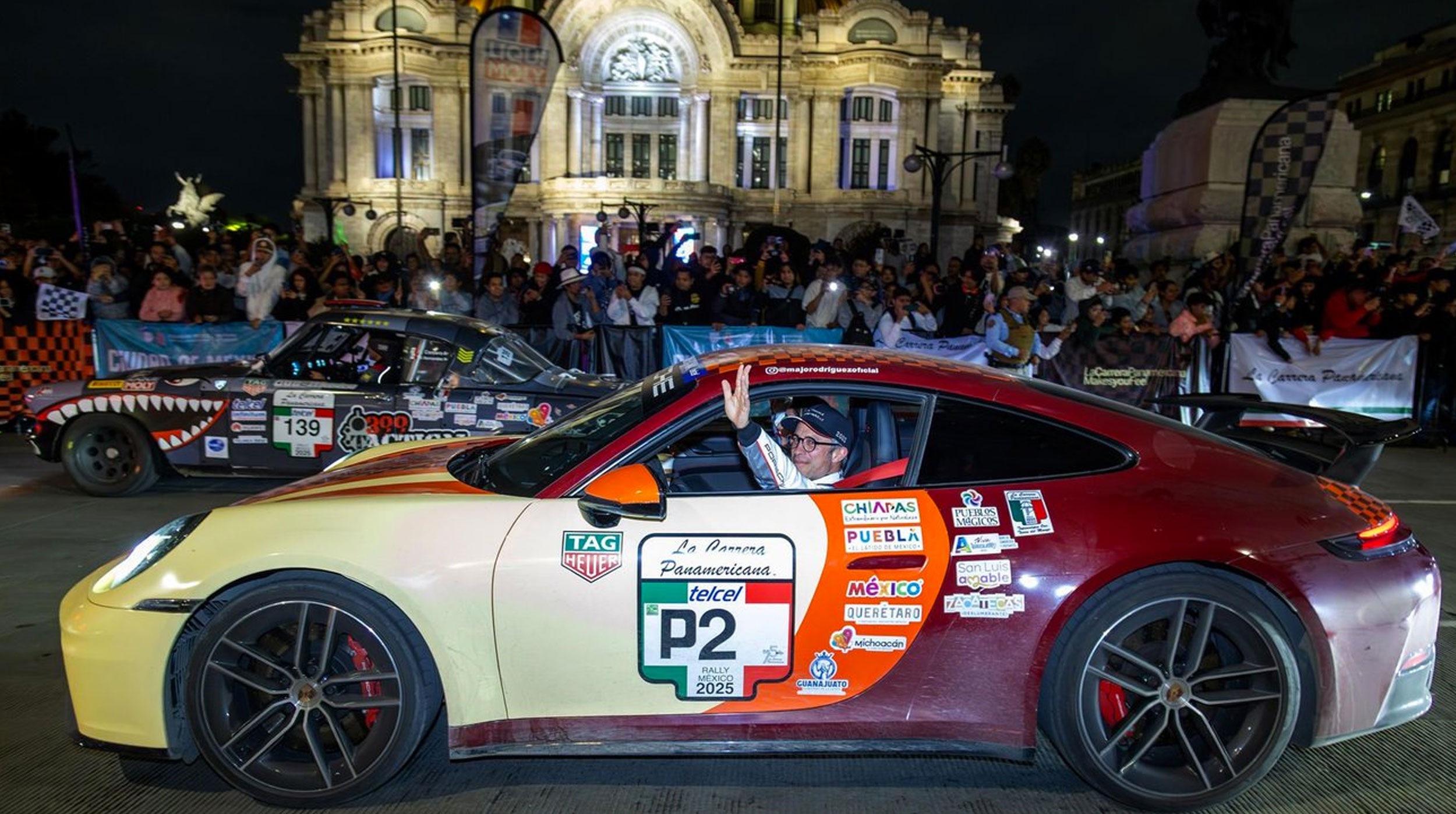 Gael García Bernal debuta como piloto en la 75ª Carrera Panamericana post thumbnail image